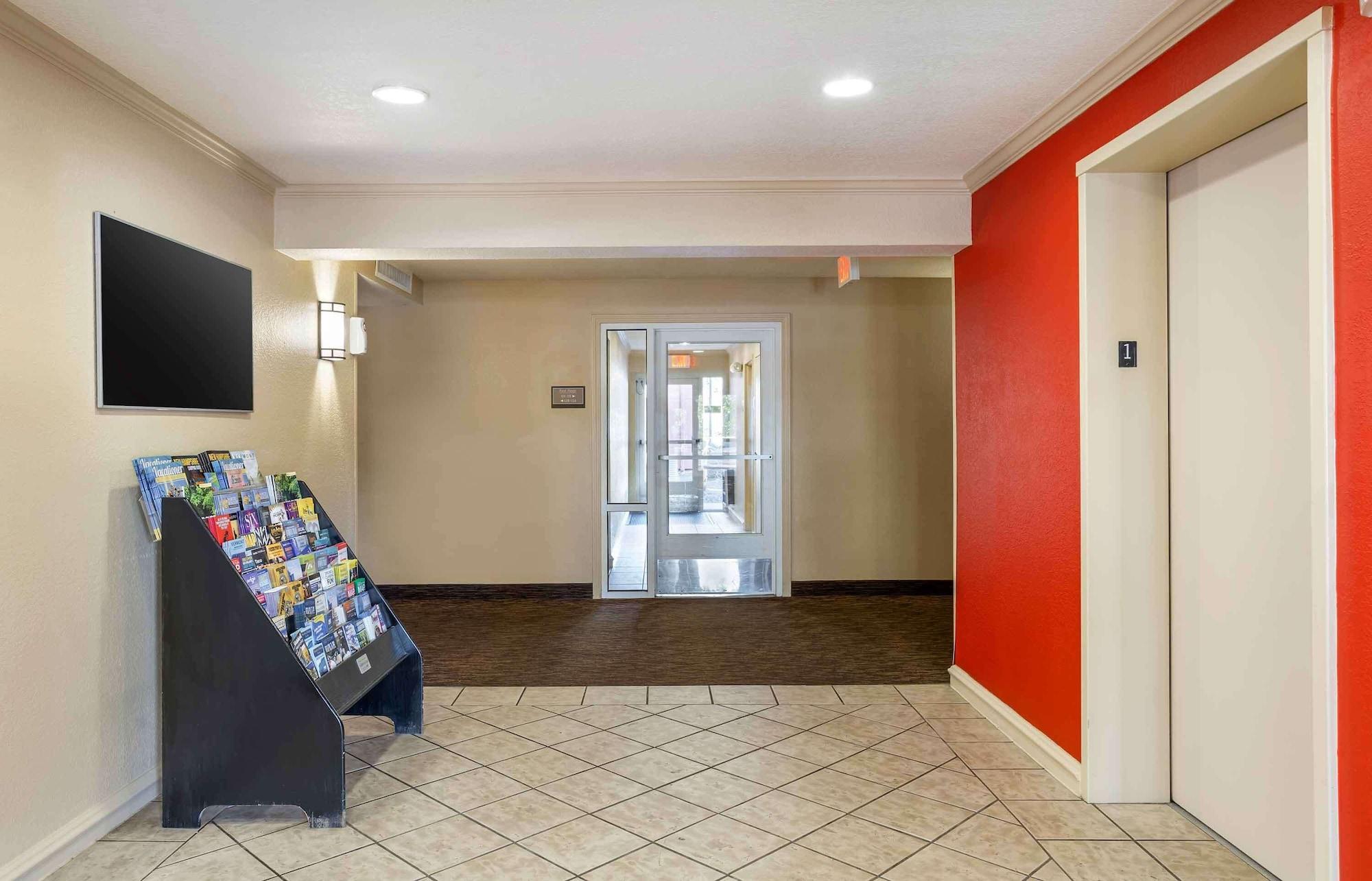 Vista Lobby Extended Stay America Suites Norwalk Stamford