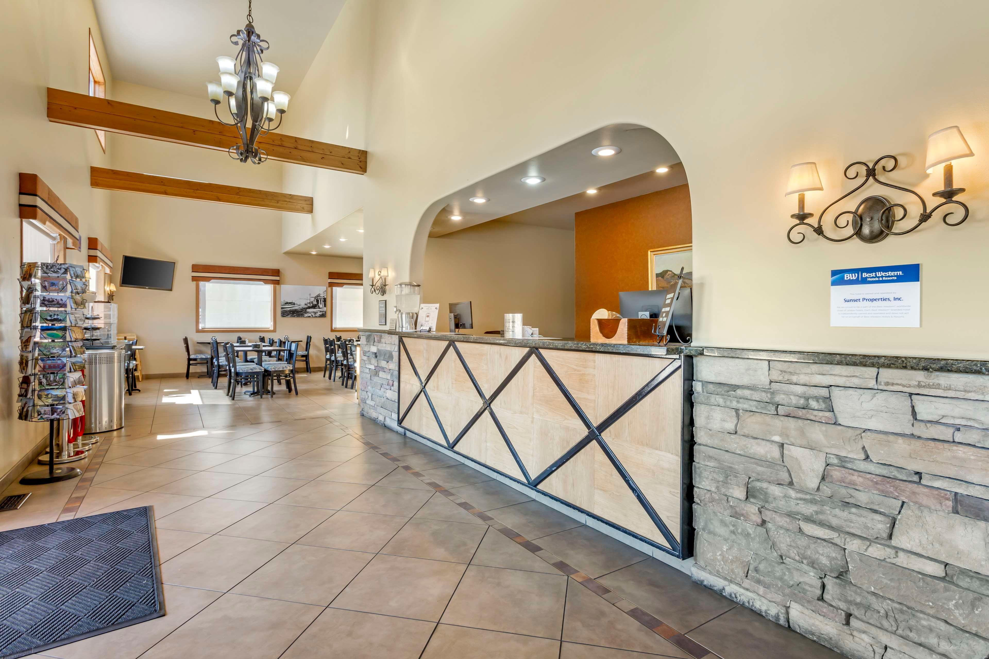 Vista Lobby Best Western Sunset Inn