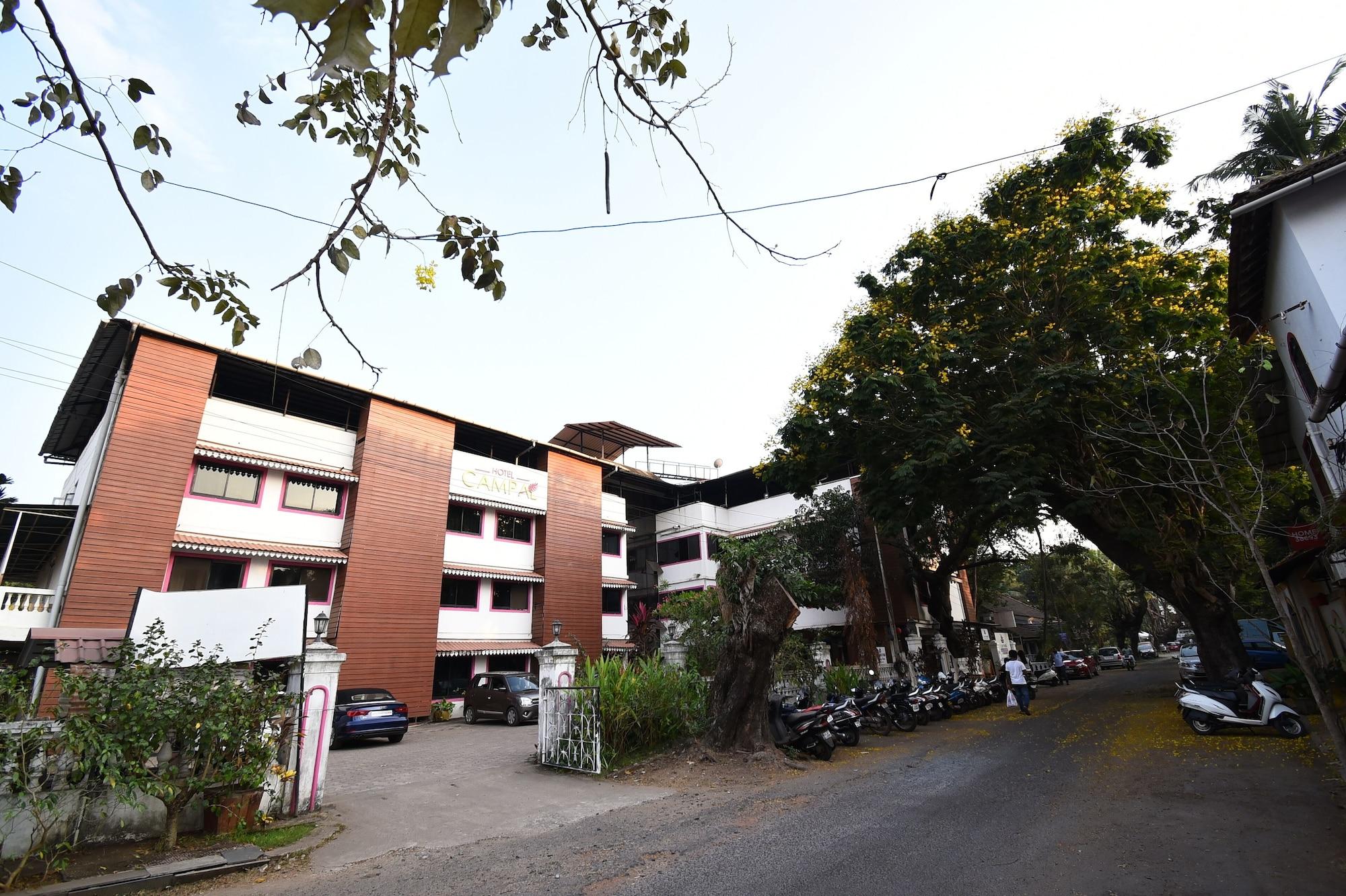 Vista Exterior Hotel Campal