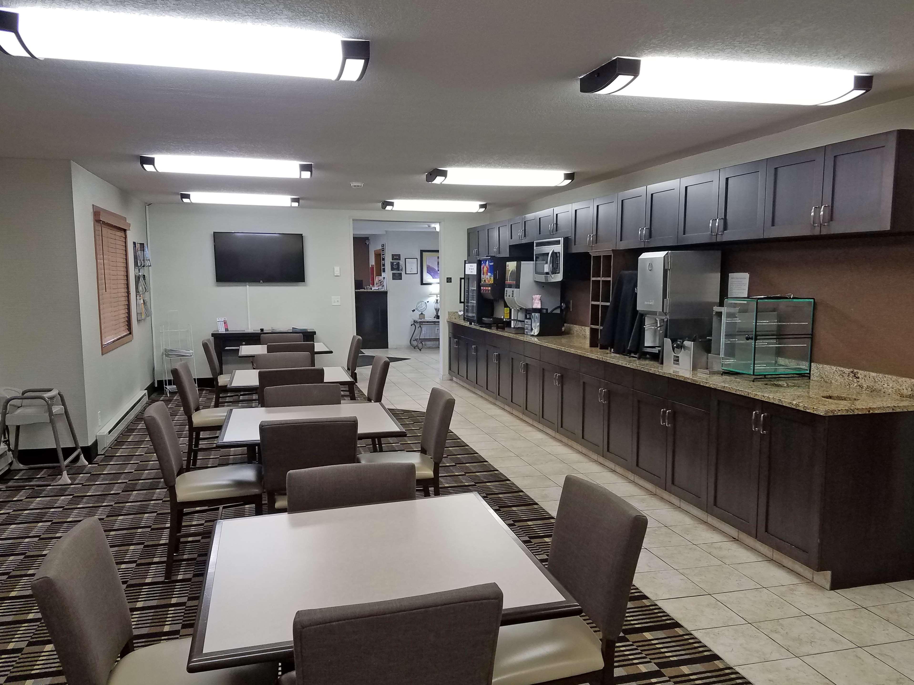 Restaurant Americas Best Value Inn & Suites Bismarck