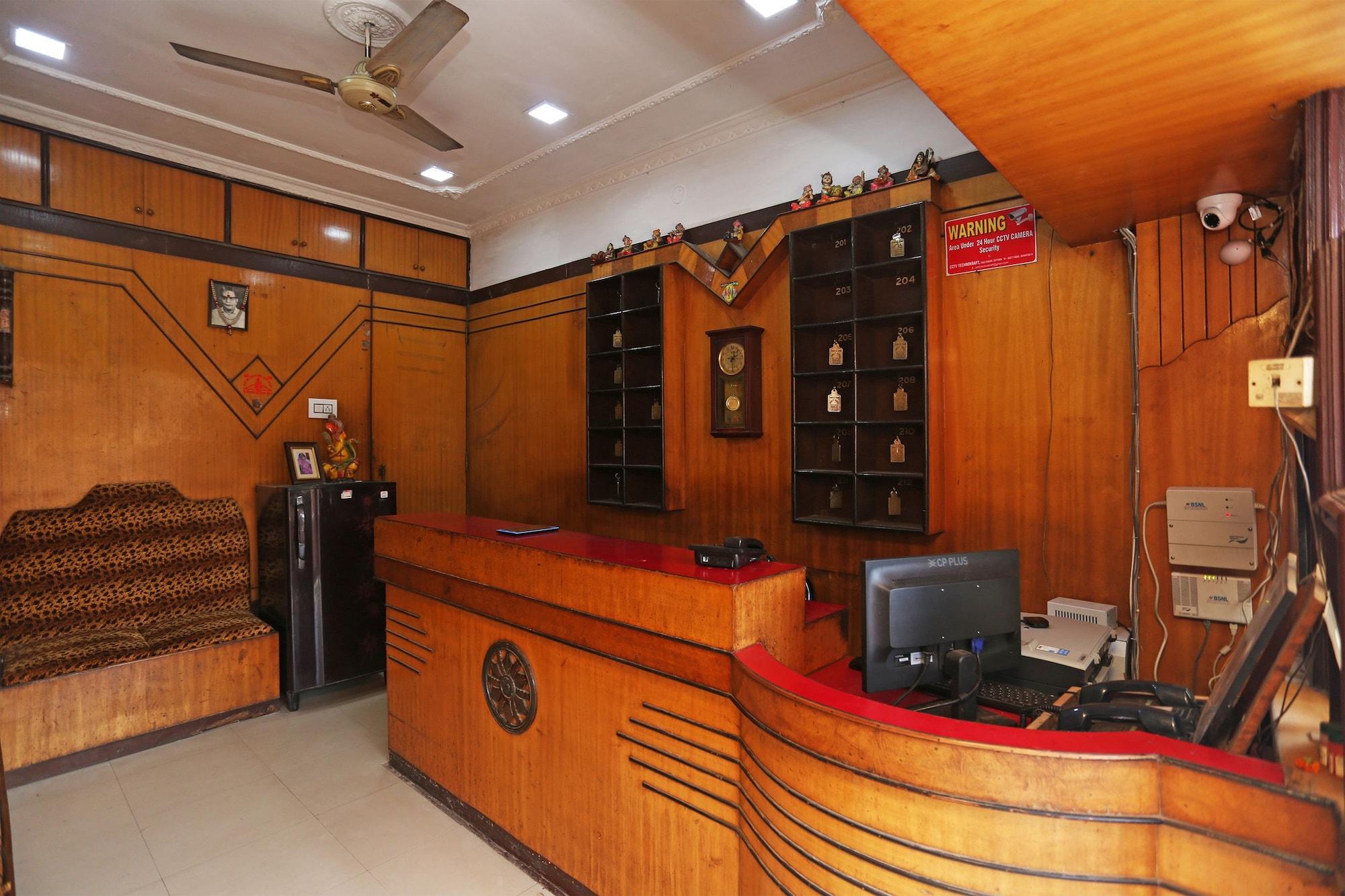 Varios OYO 26808 Shree Ram Residency