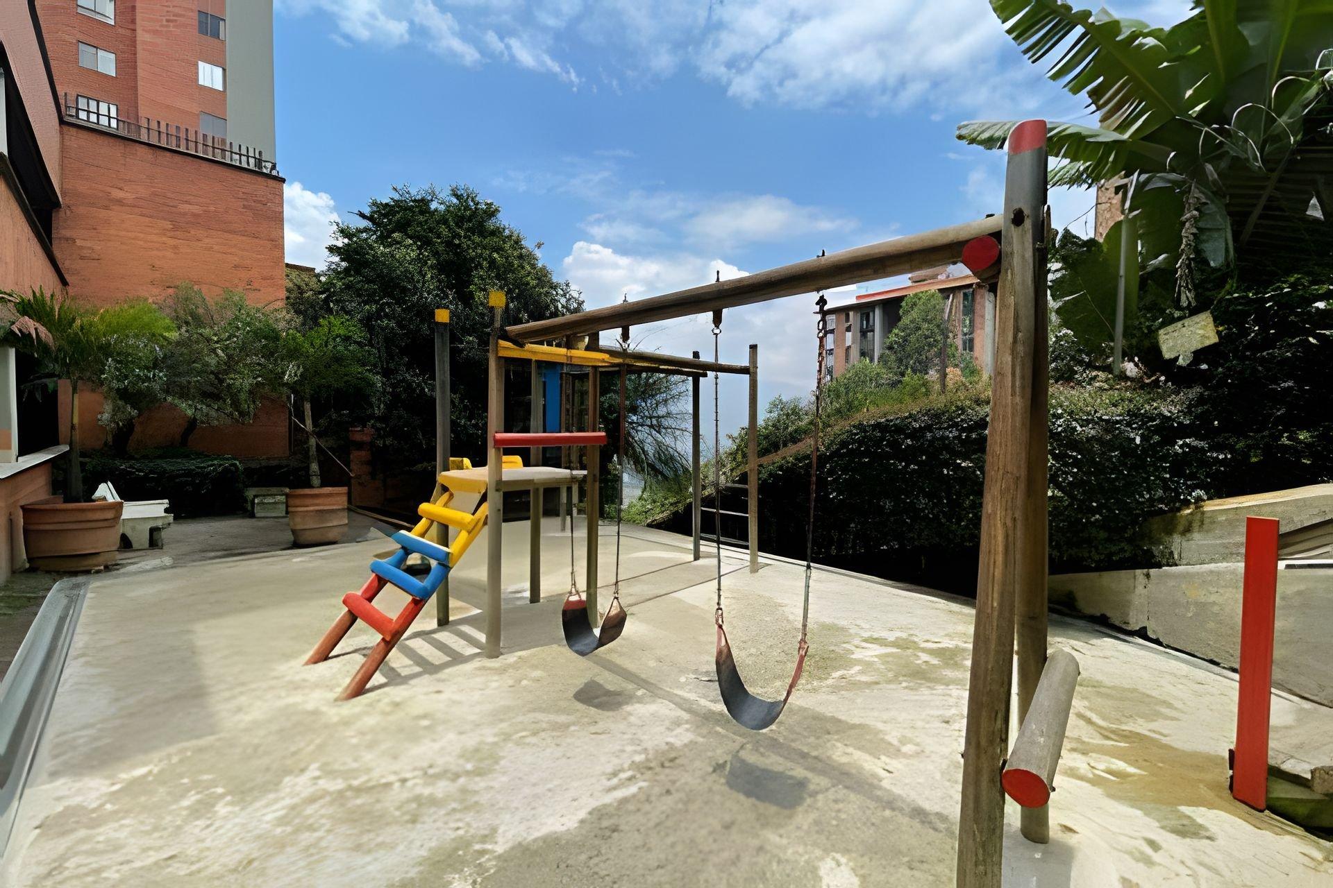 Instalaciones Recreativas Cómodo Apartamento Medellín E512