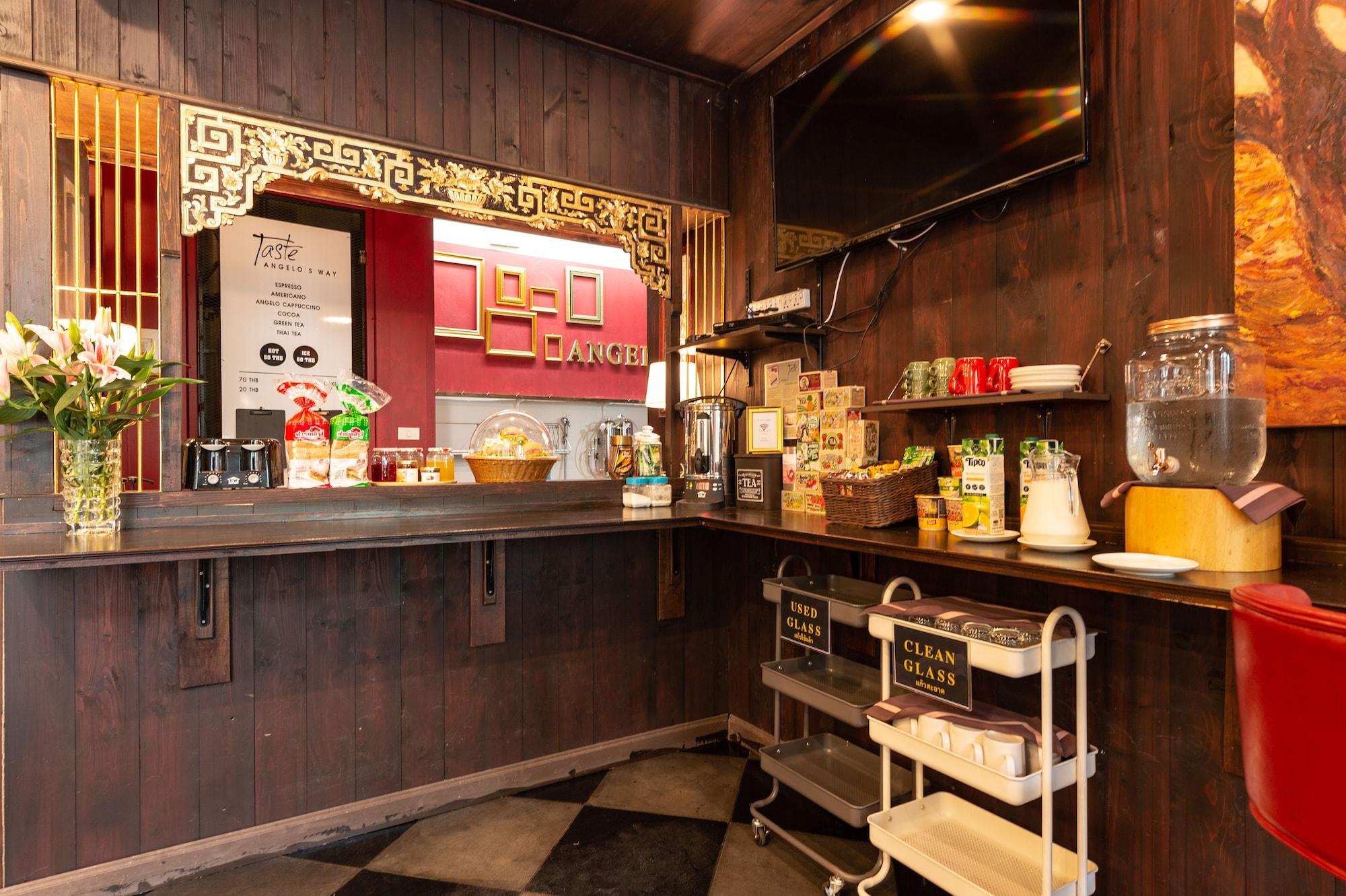 Bar/Salón Angelo Family Suites