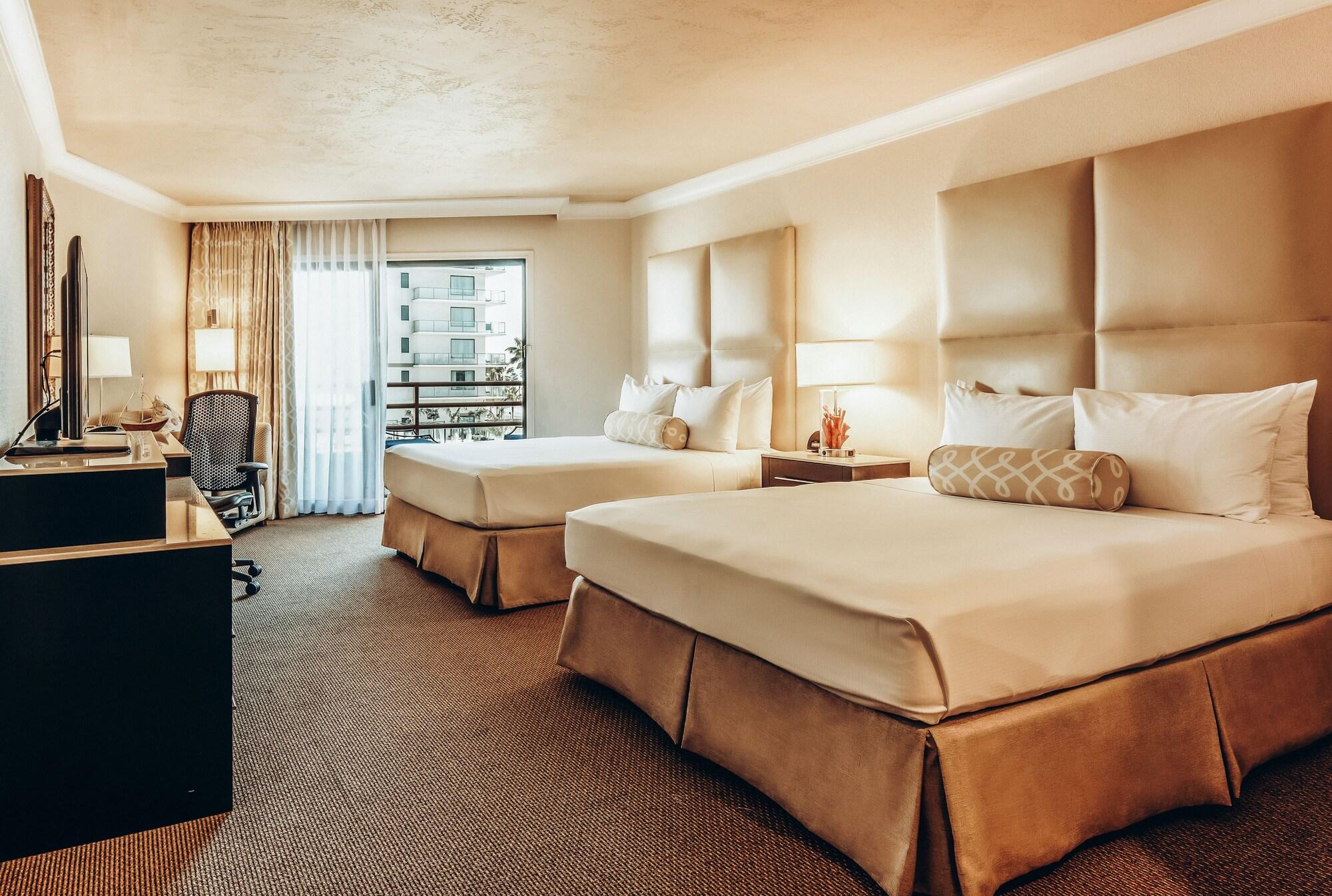 Habitación The Waterfront Beach Resort, A Hilton Hotel