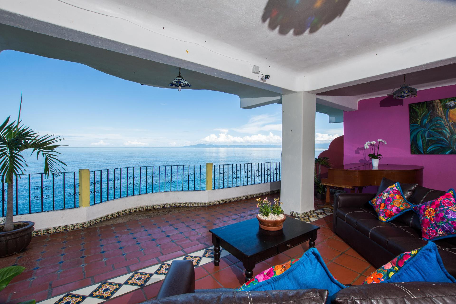 Varios Mar Sereno Hotel & Suites