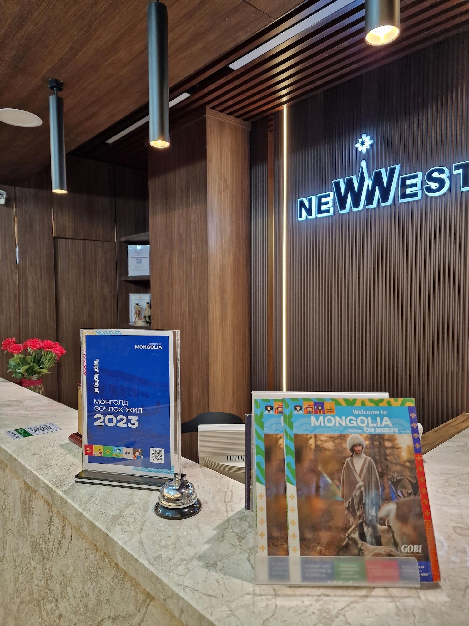 Vista Lobby New West Hotel