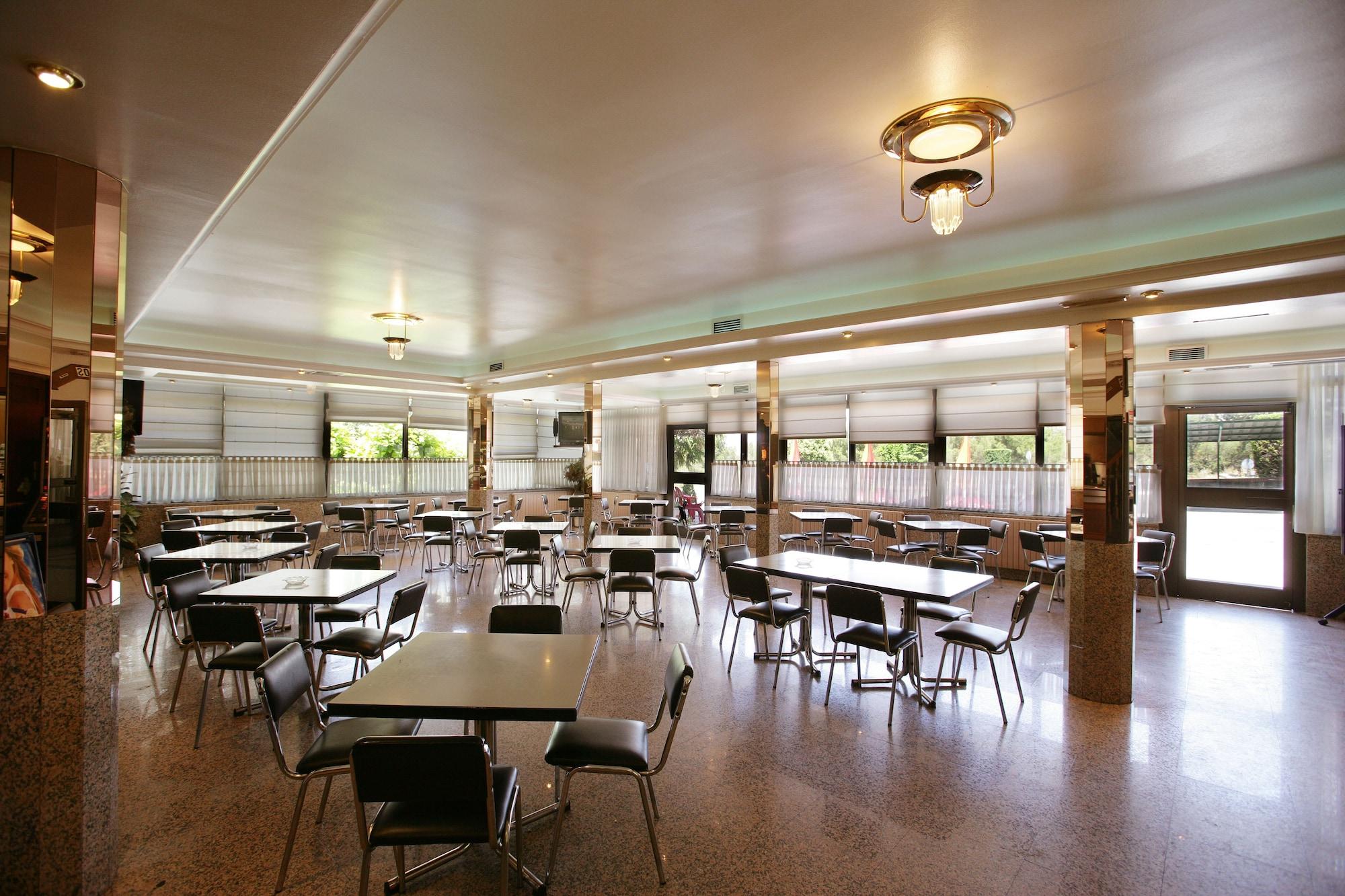 Bar/Salón Hotel Marivella