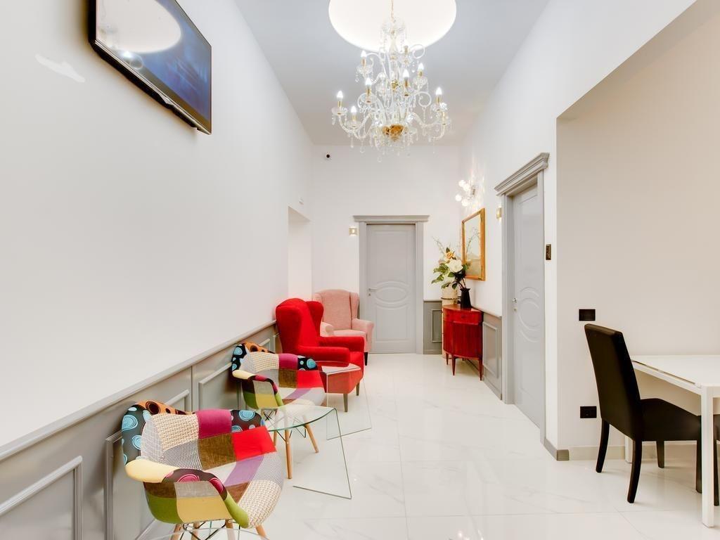Varios Queen Palace Suites