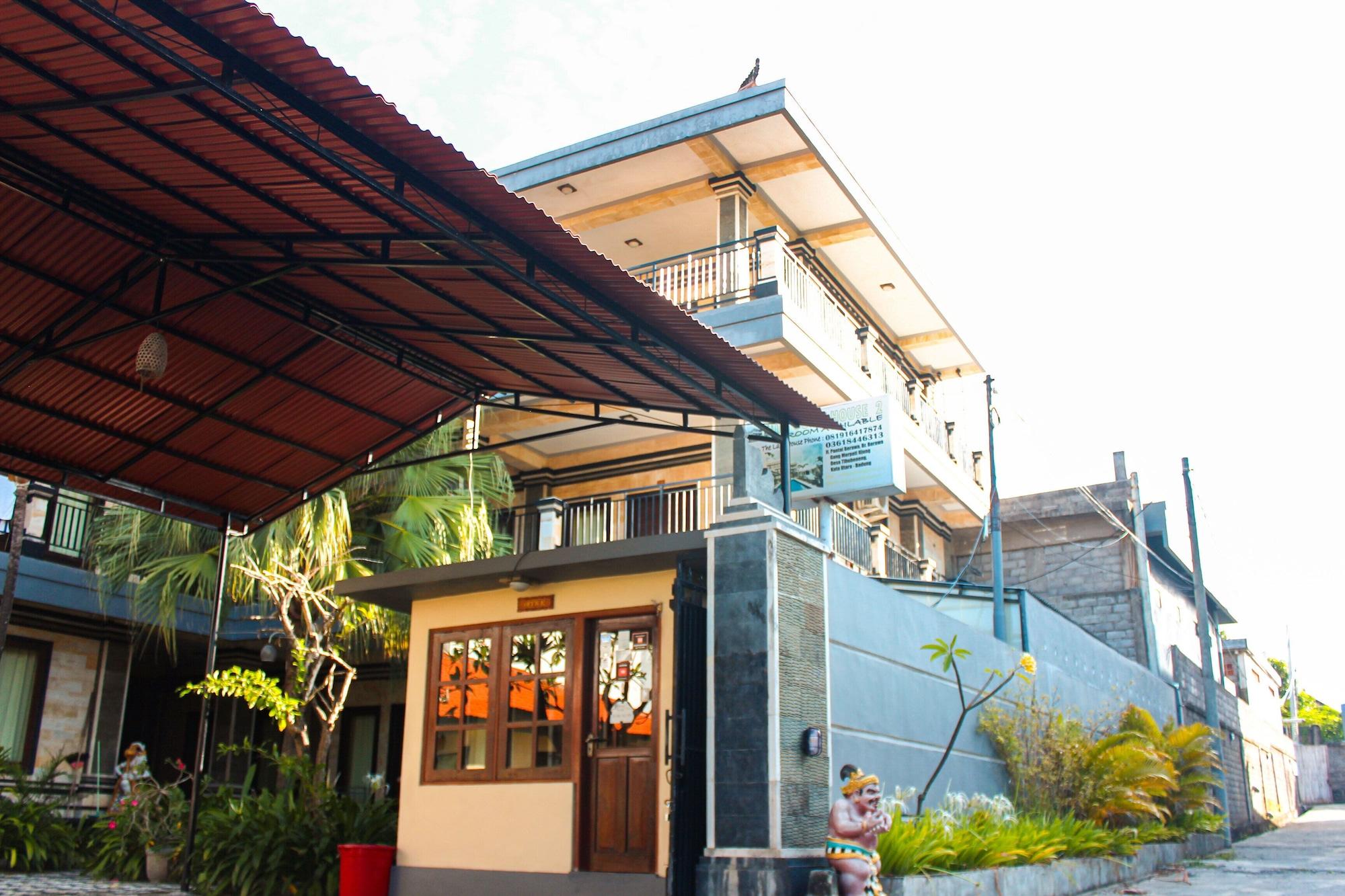 Vista Lobby Putu Guest House 2
