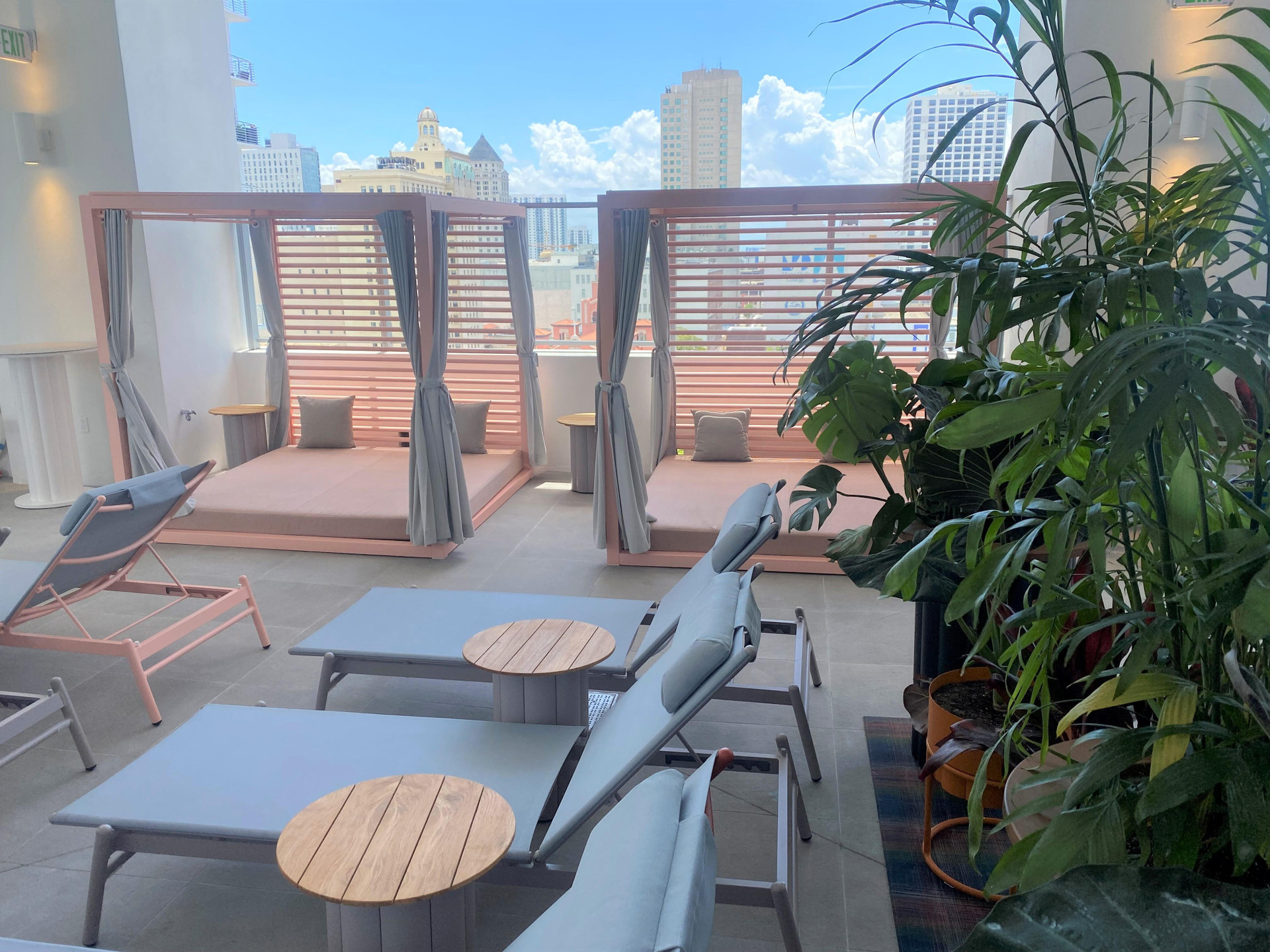 Vista Piscina Yotel Miami