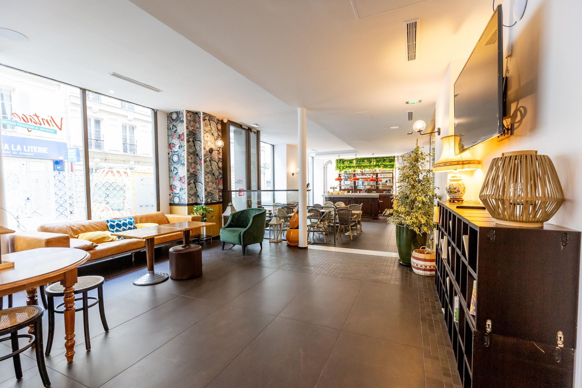 Restaurant Vintage Paris Gare du Nord by Hiphophostels