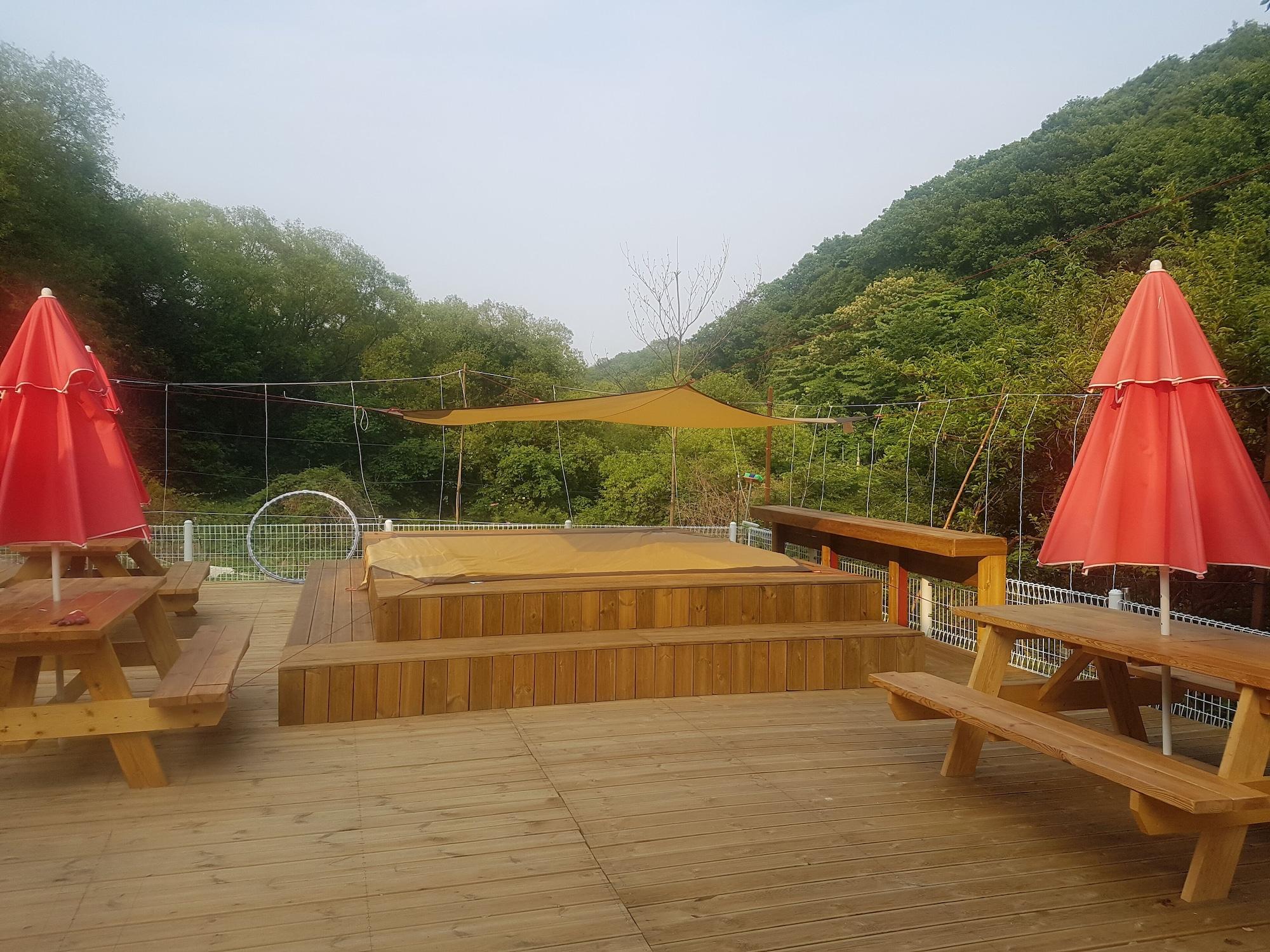 Varios Hwaya Mountain Pension