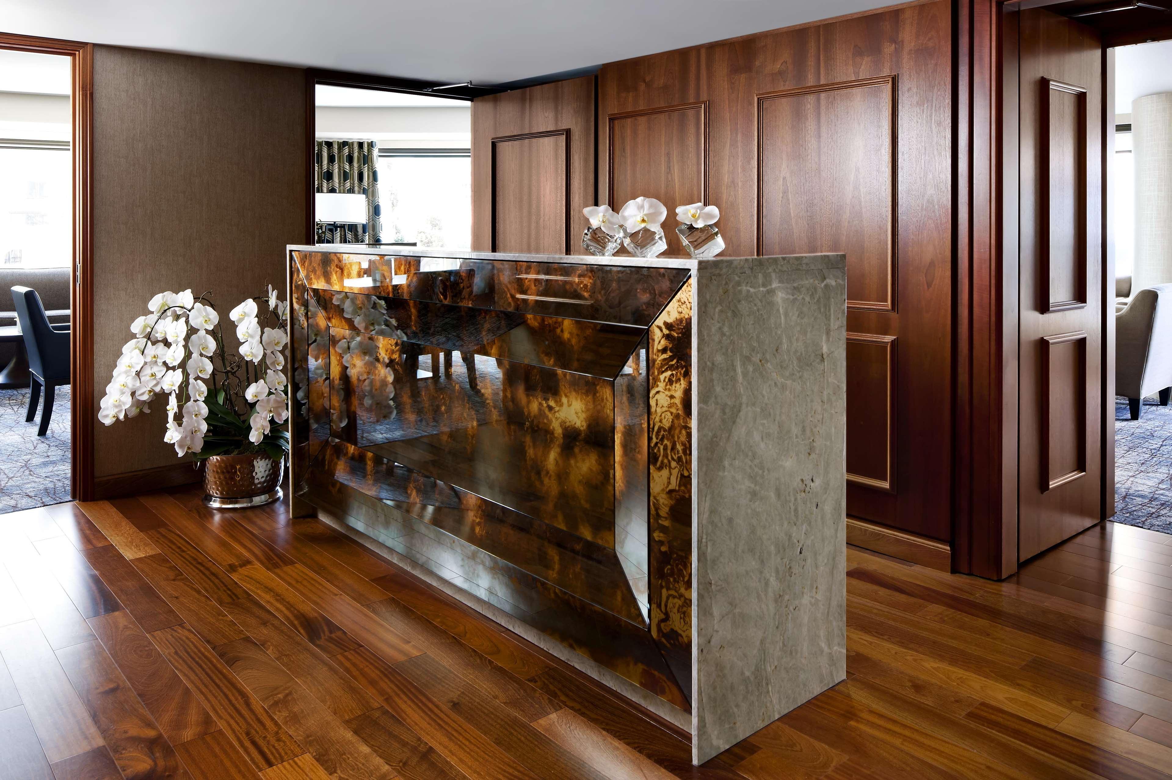 Vista Lobby Fairmont Waterfront