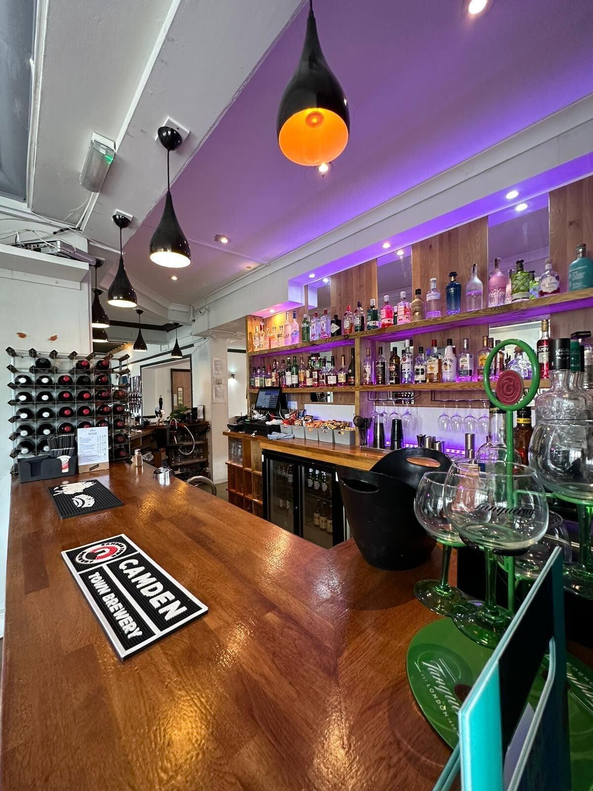 Bar/Salón The Pheasant Bar & Restaurant Hotel