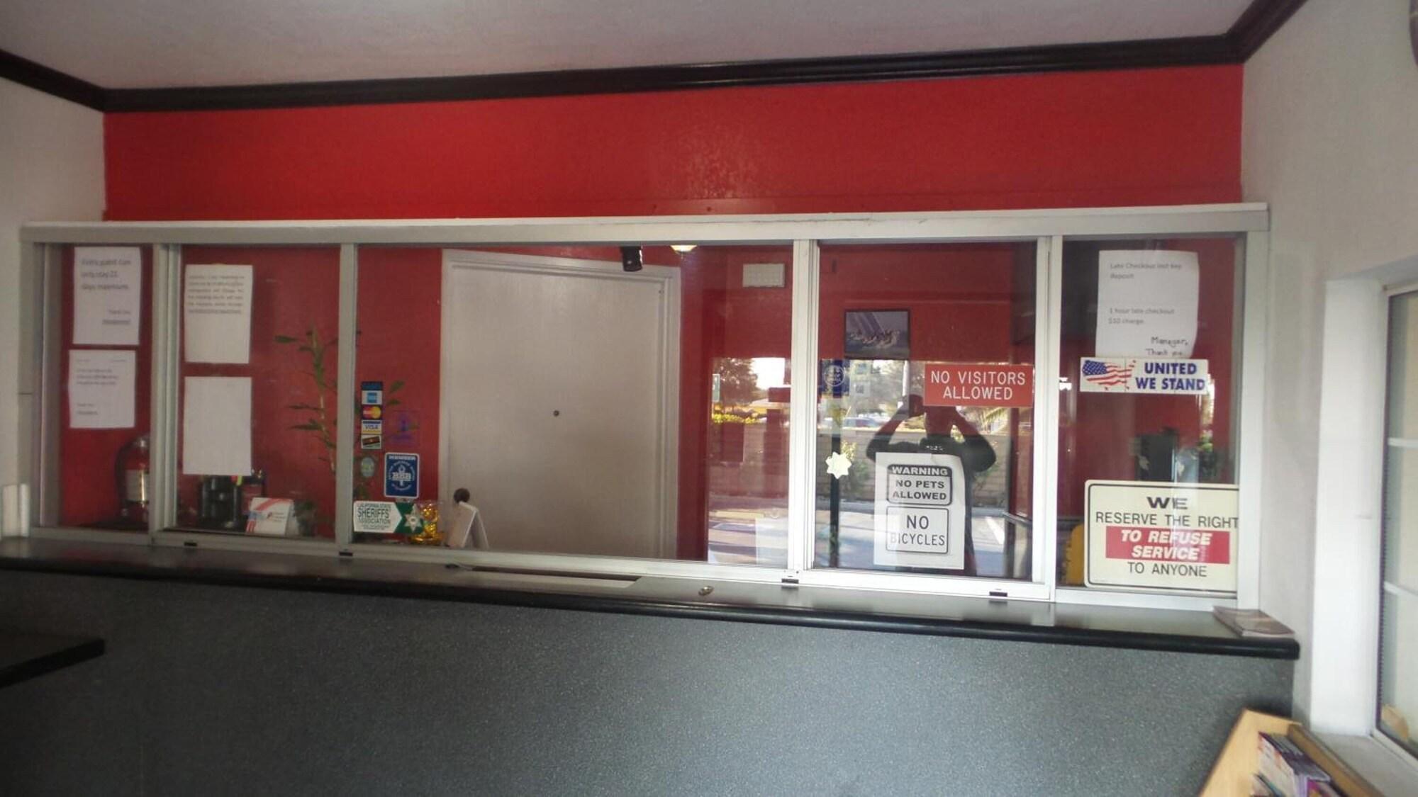 Bar/Salón Budget Inn San Gabriel