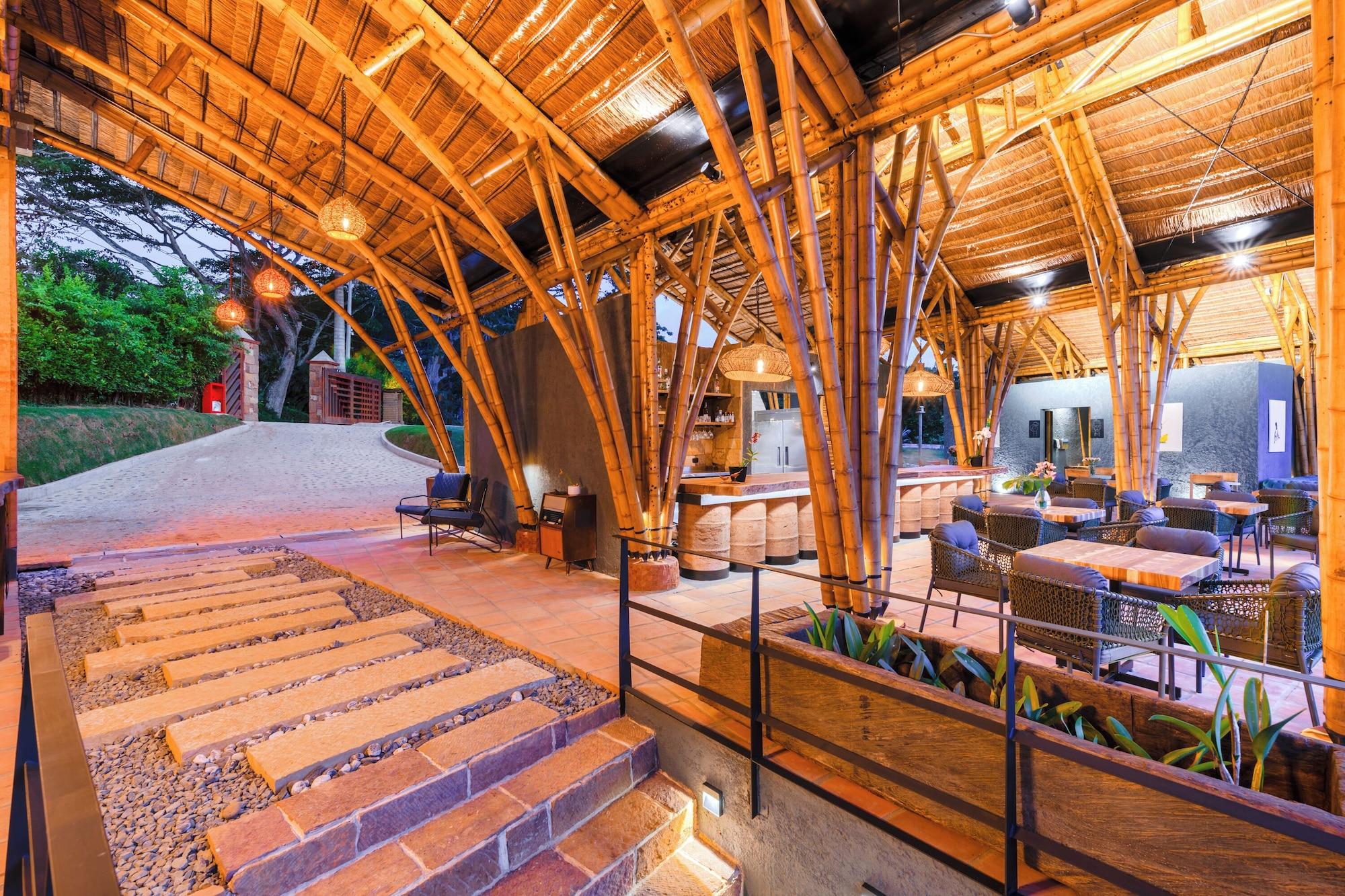 Vista Lobby Kawa Bamboo Retreat