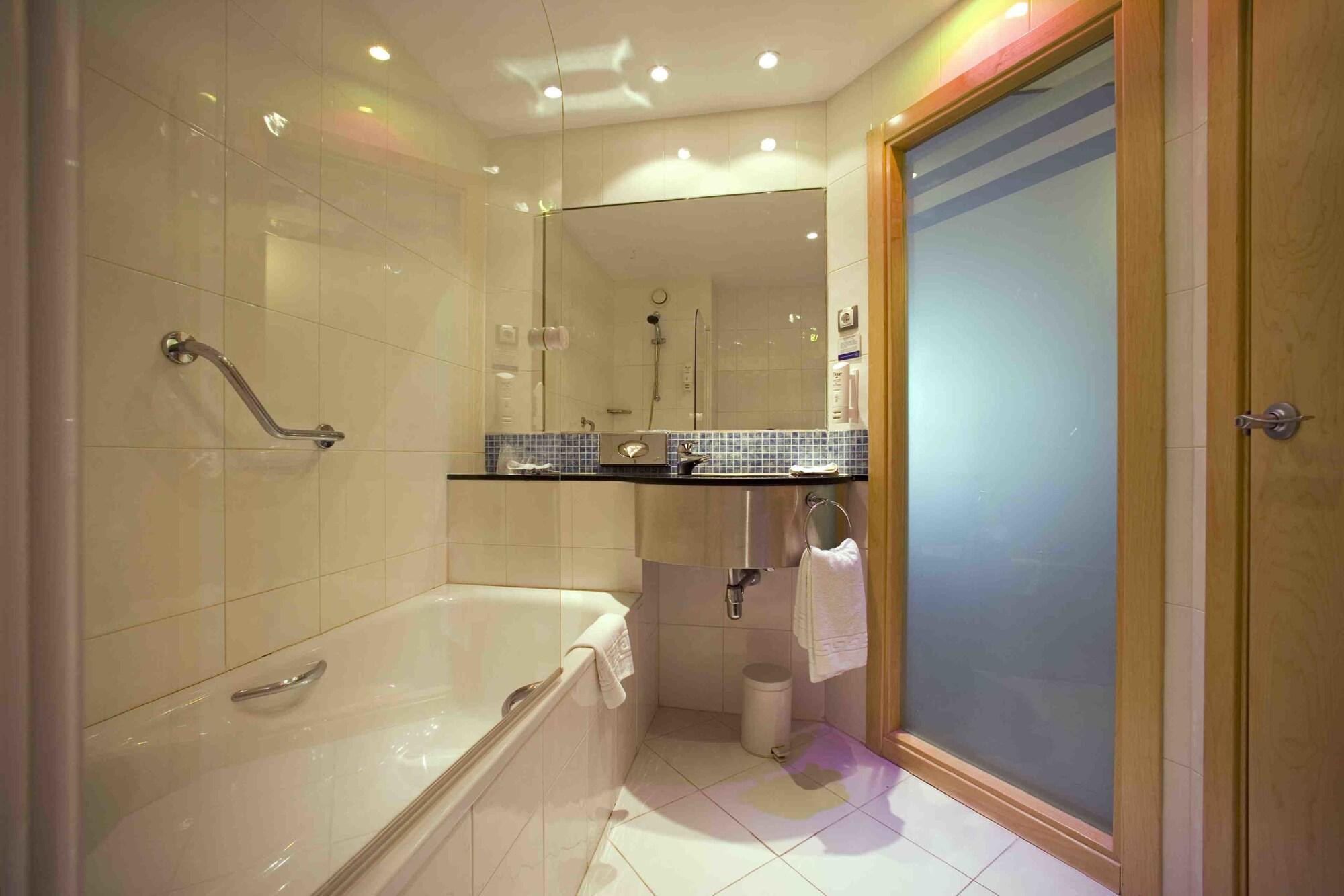 Equipamiento de Habitación Holiday Inn Express Madrid-Alcobendas by IHG
