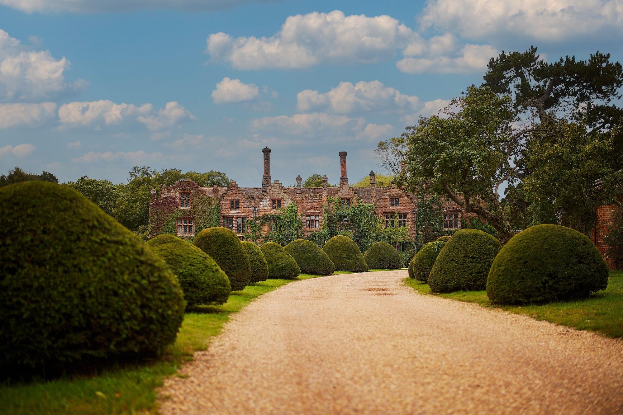 Varios Seckford Hall Hotel & Spa
