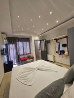 Alojamiento - Golden Flower Hotel