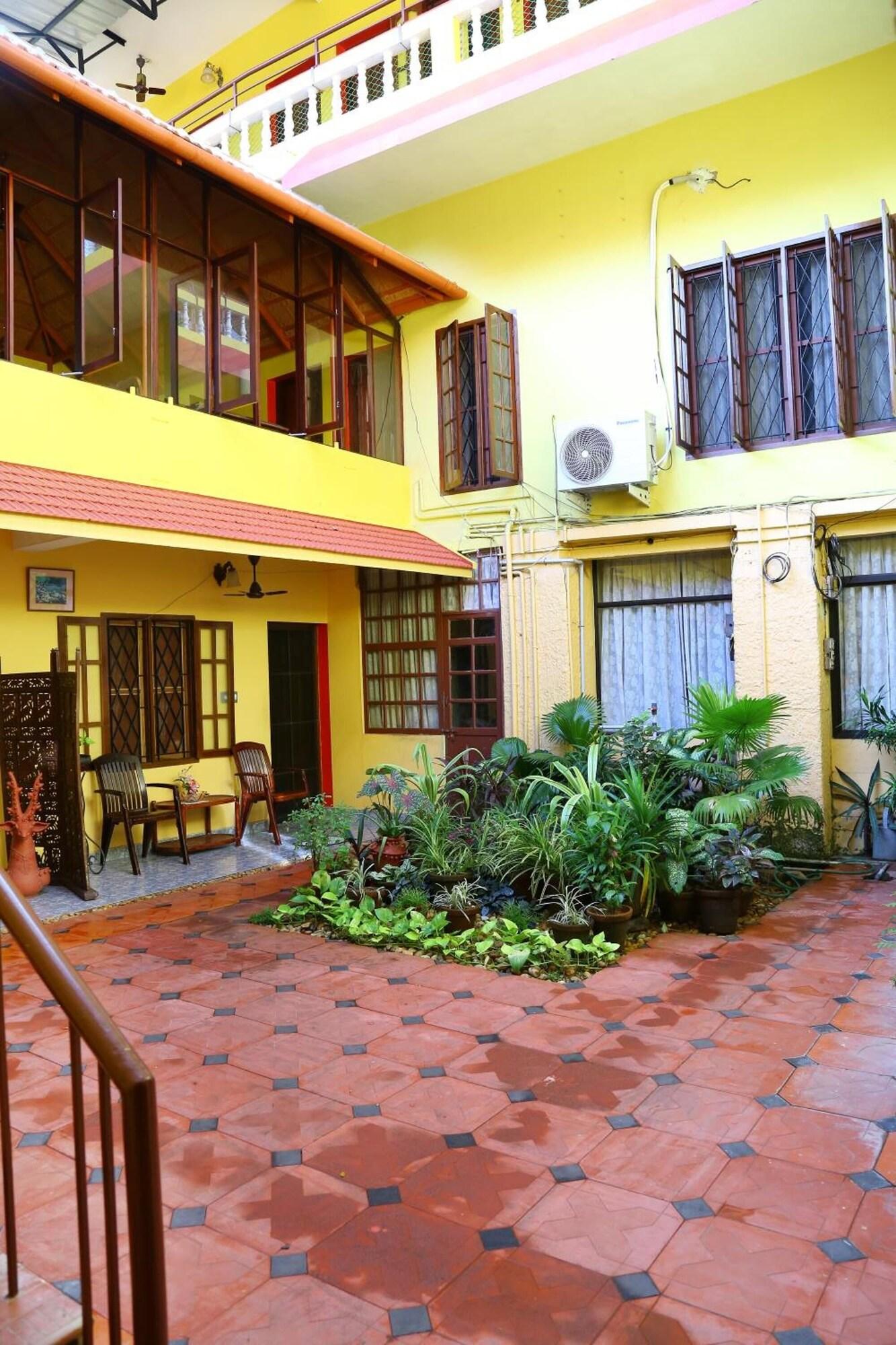 Vista Exterior Chiramel Residency