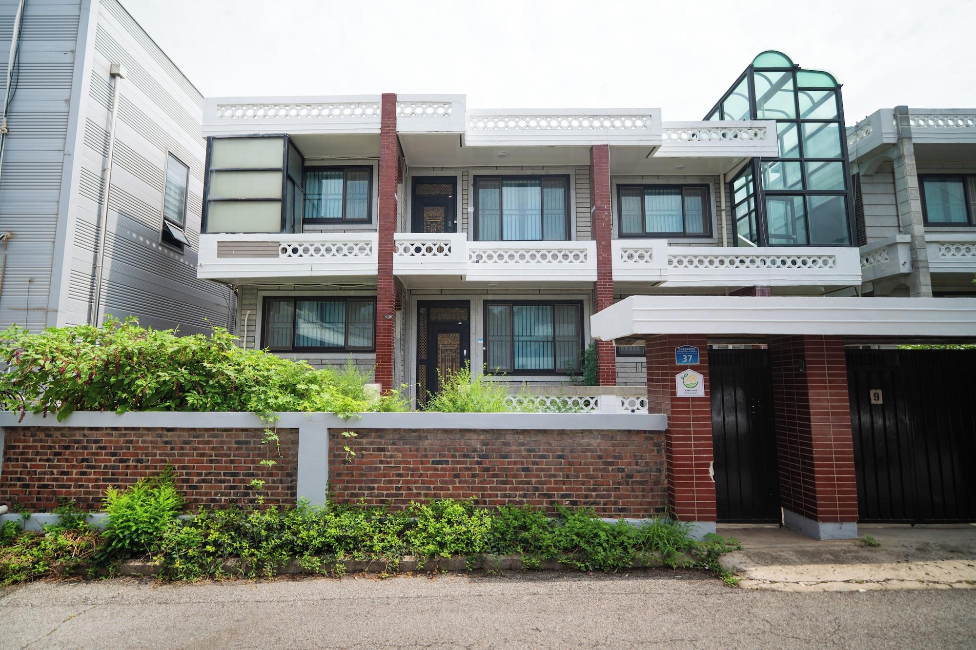 Vista Exterior TOV STAY