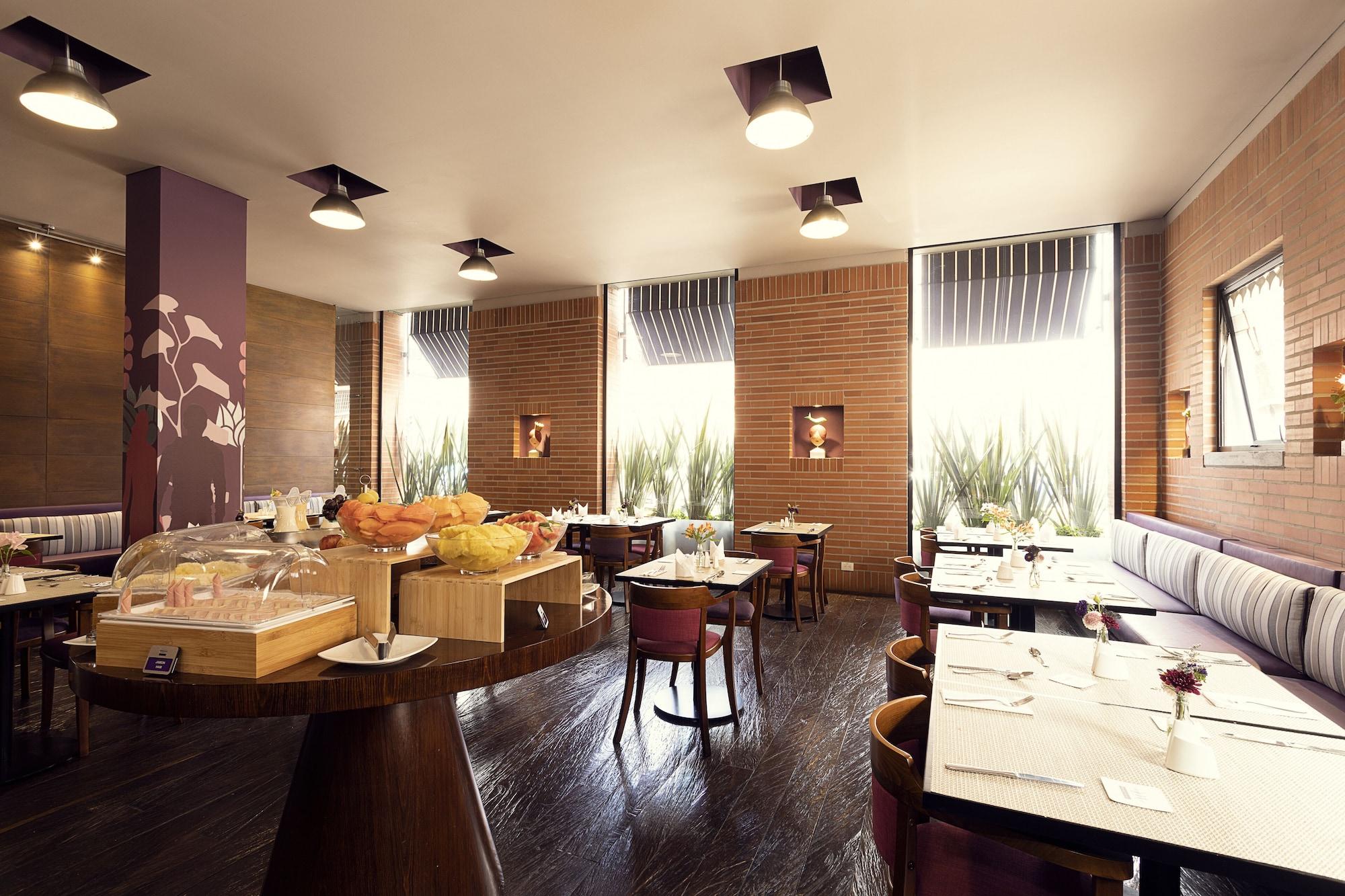 Restaurant Mercure BH Zona Financiera