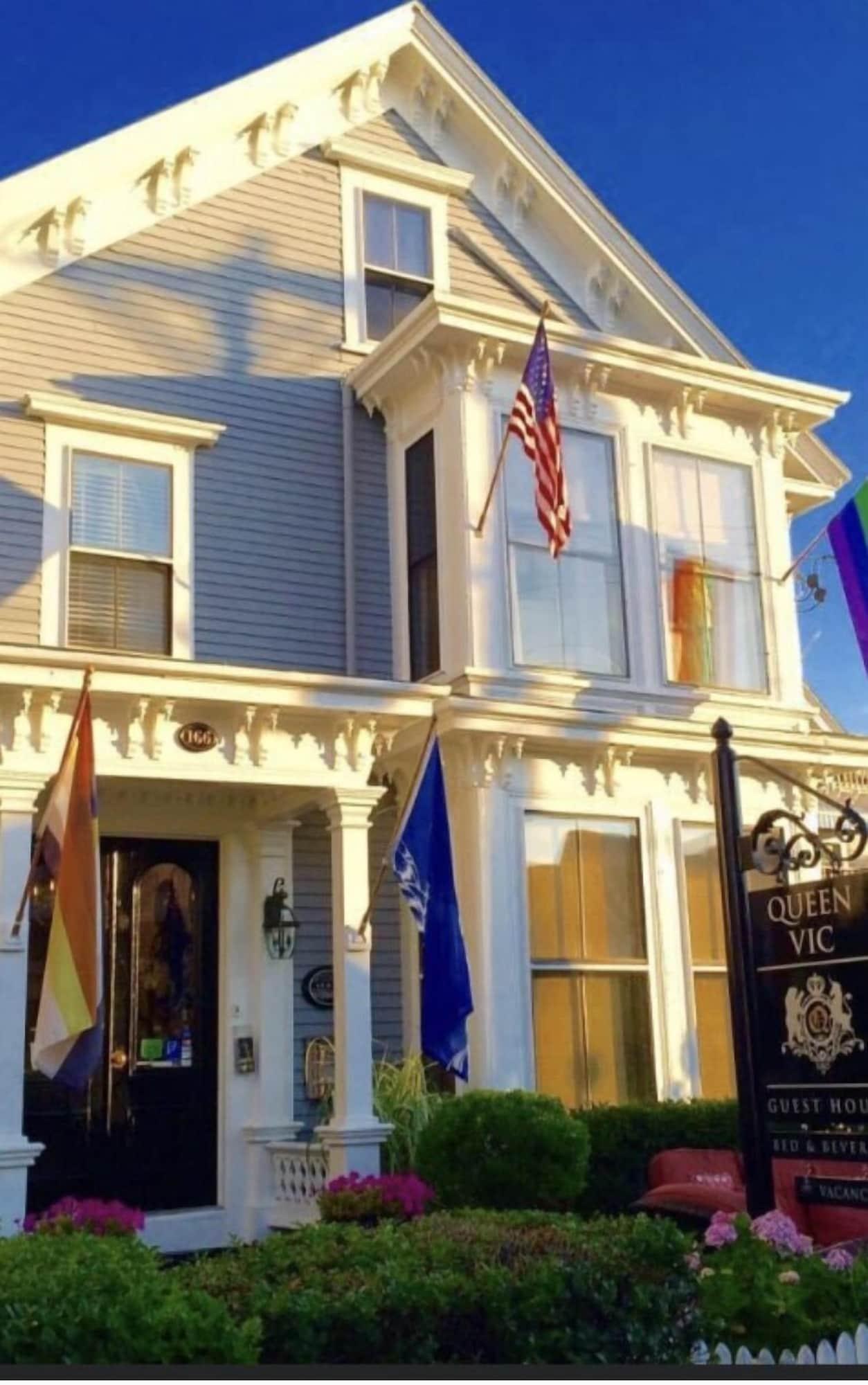 Vista Exterior Queen Vic Guest House Provincetown Adults Only