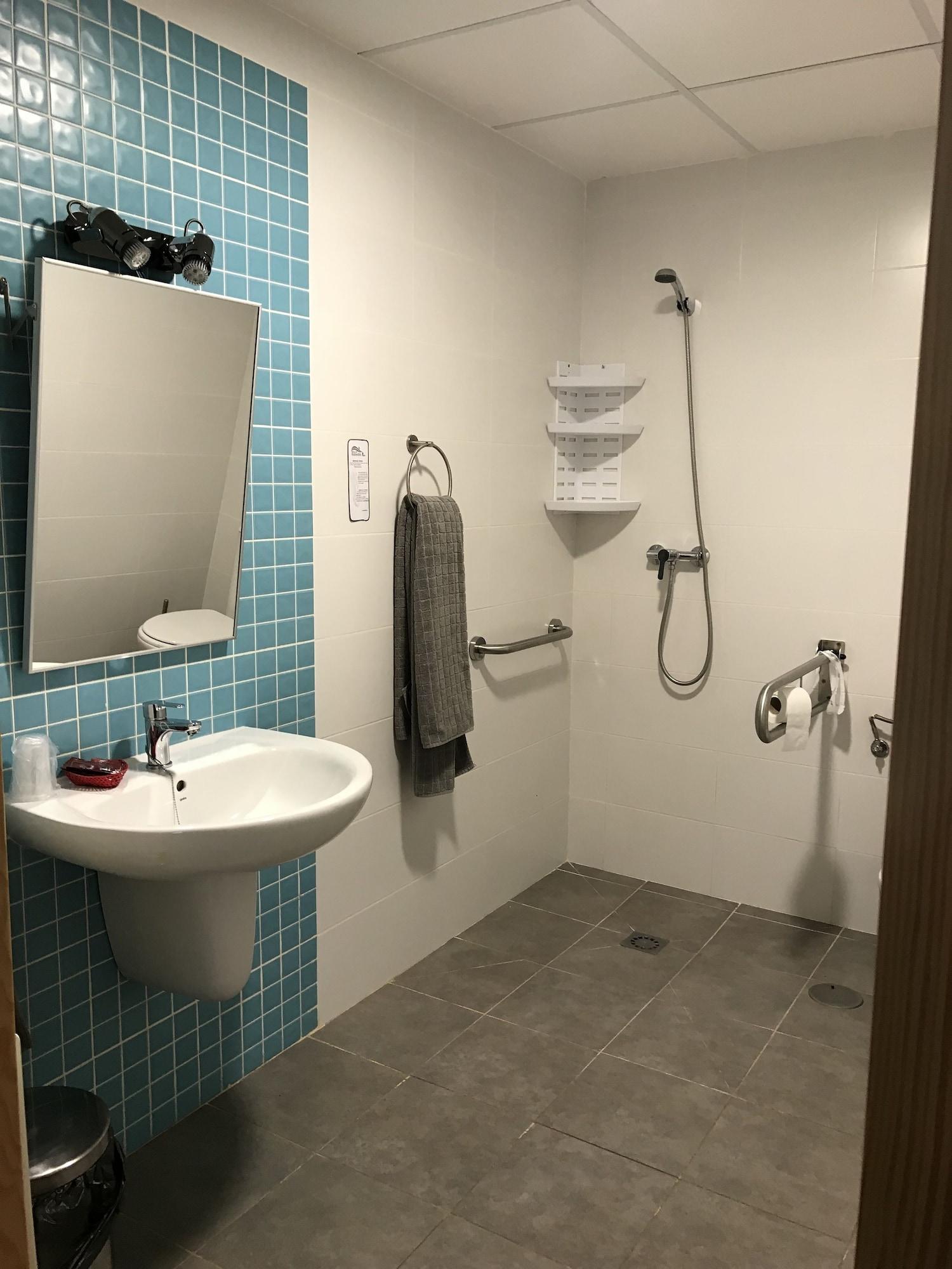 Equipamiento de Habitación Complejo Turistico Baños del Robledillo