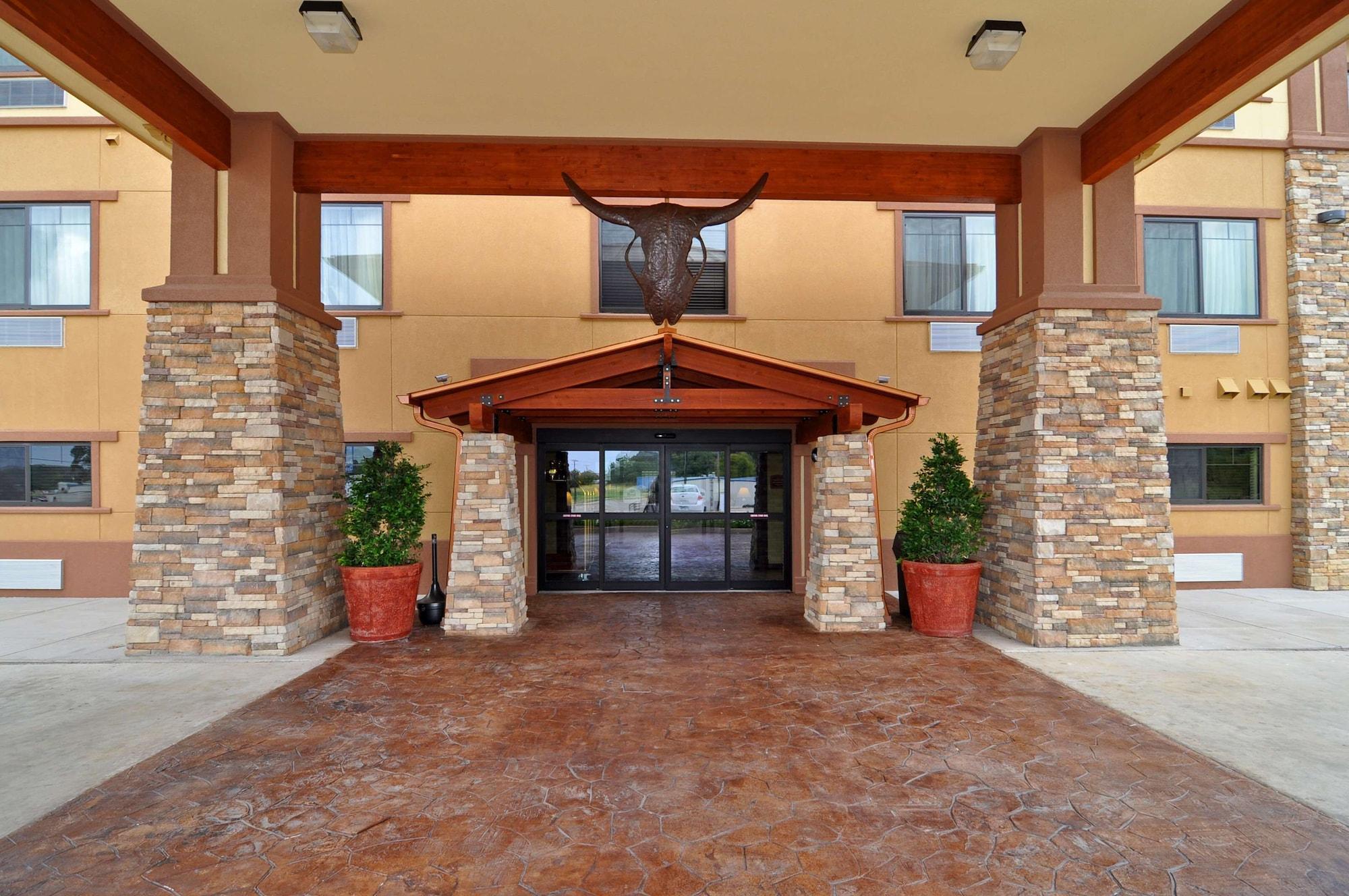 Vista Exterior Best Western Plus Royal Mountain Inn & Suites