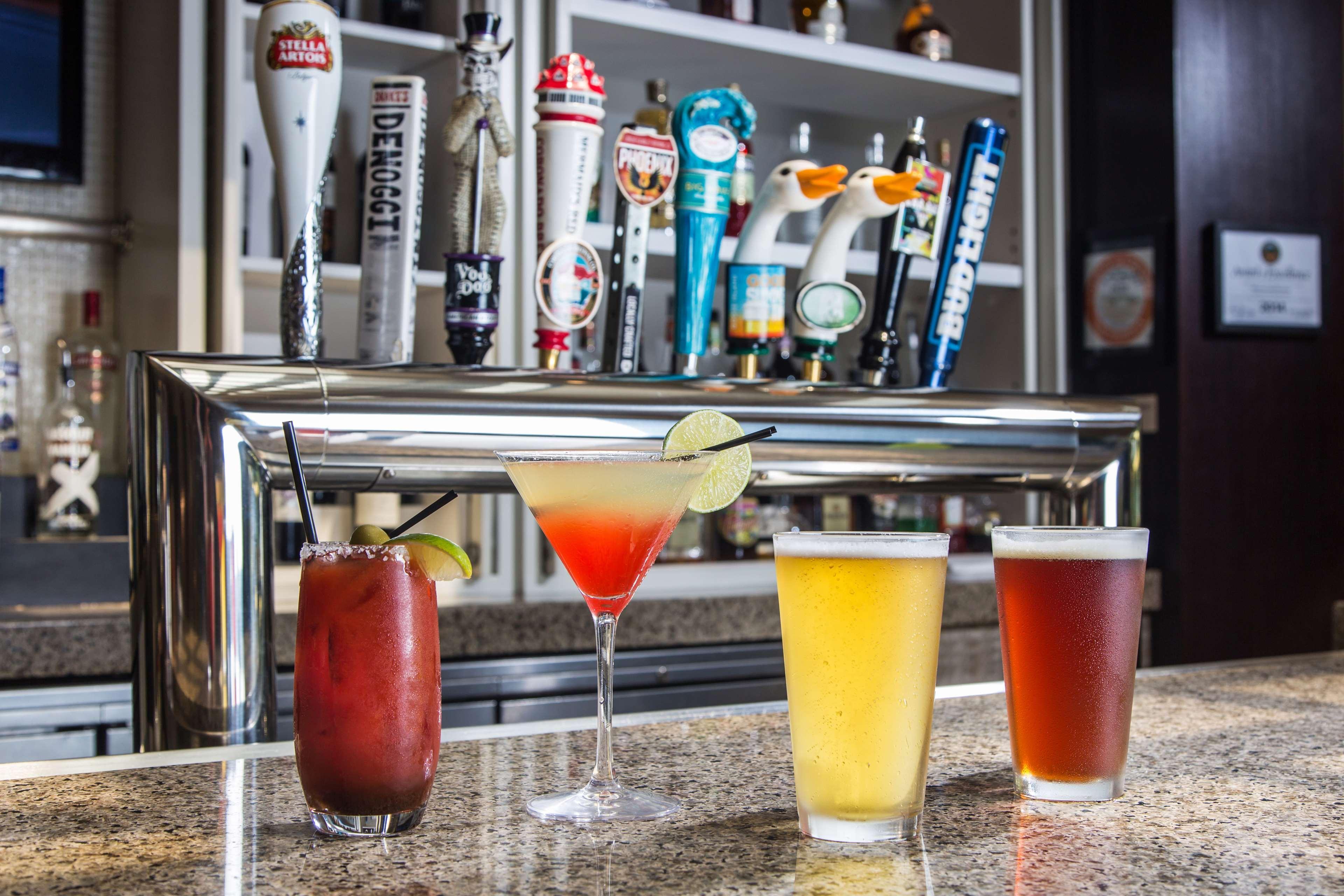 Bar/Salón Hilton Irvine/Orange County Airport