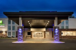 Alojamiento - Holiday Inn Express Williamsbrg Busch Gardens Area by IHG