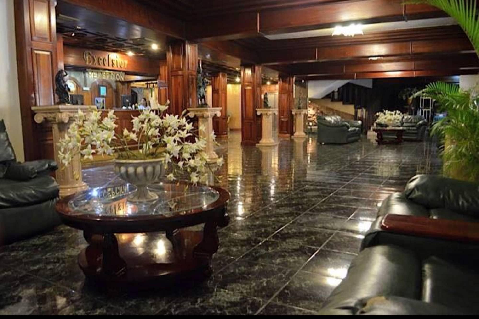 Vista Lobby Hotel Excelsior