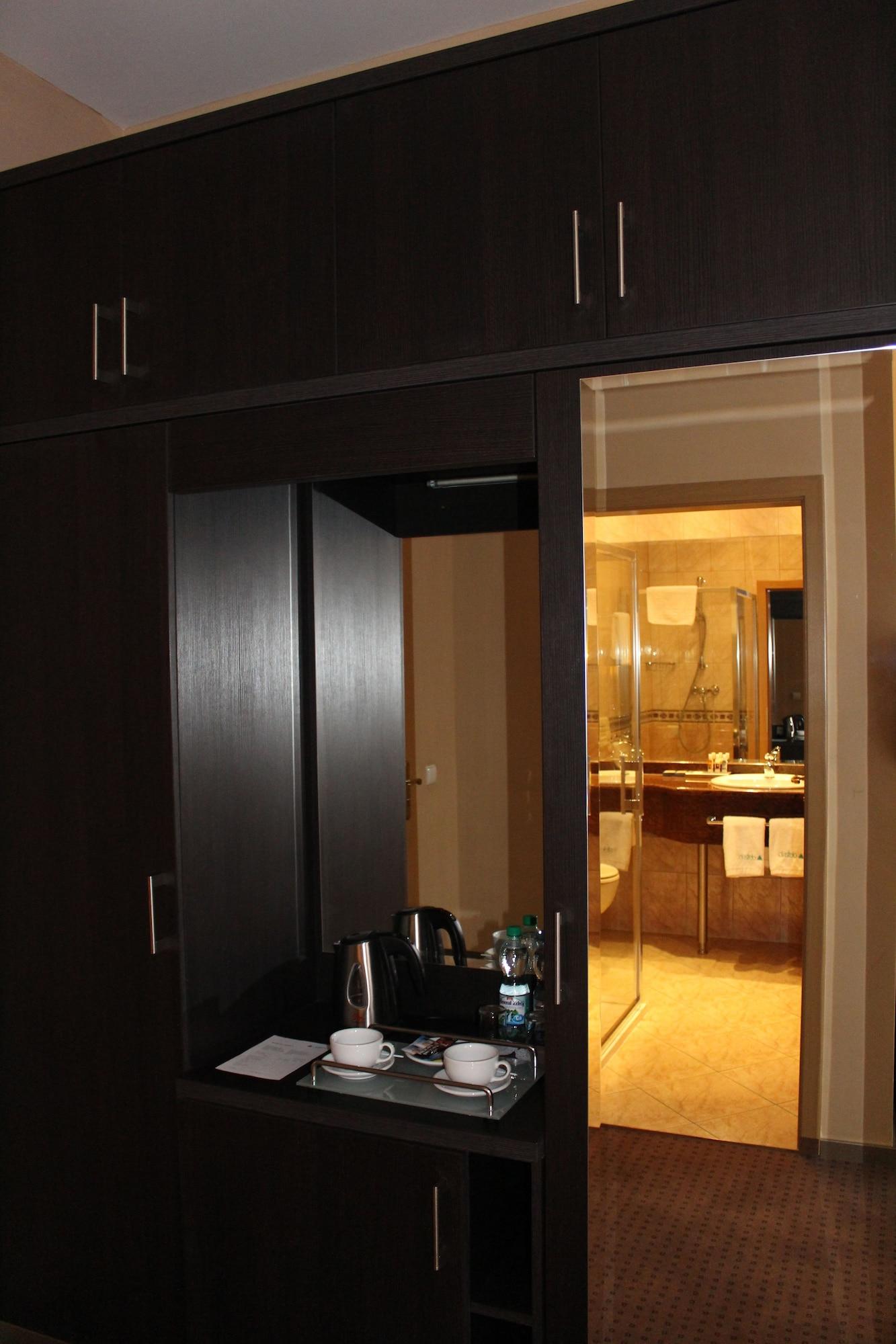 Set de Habitación Hotel Delta In