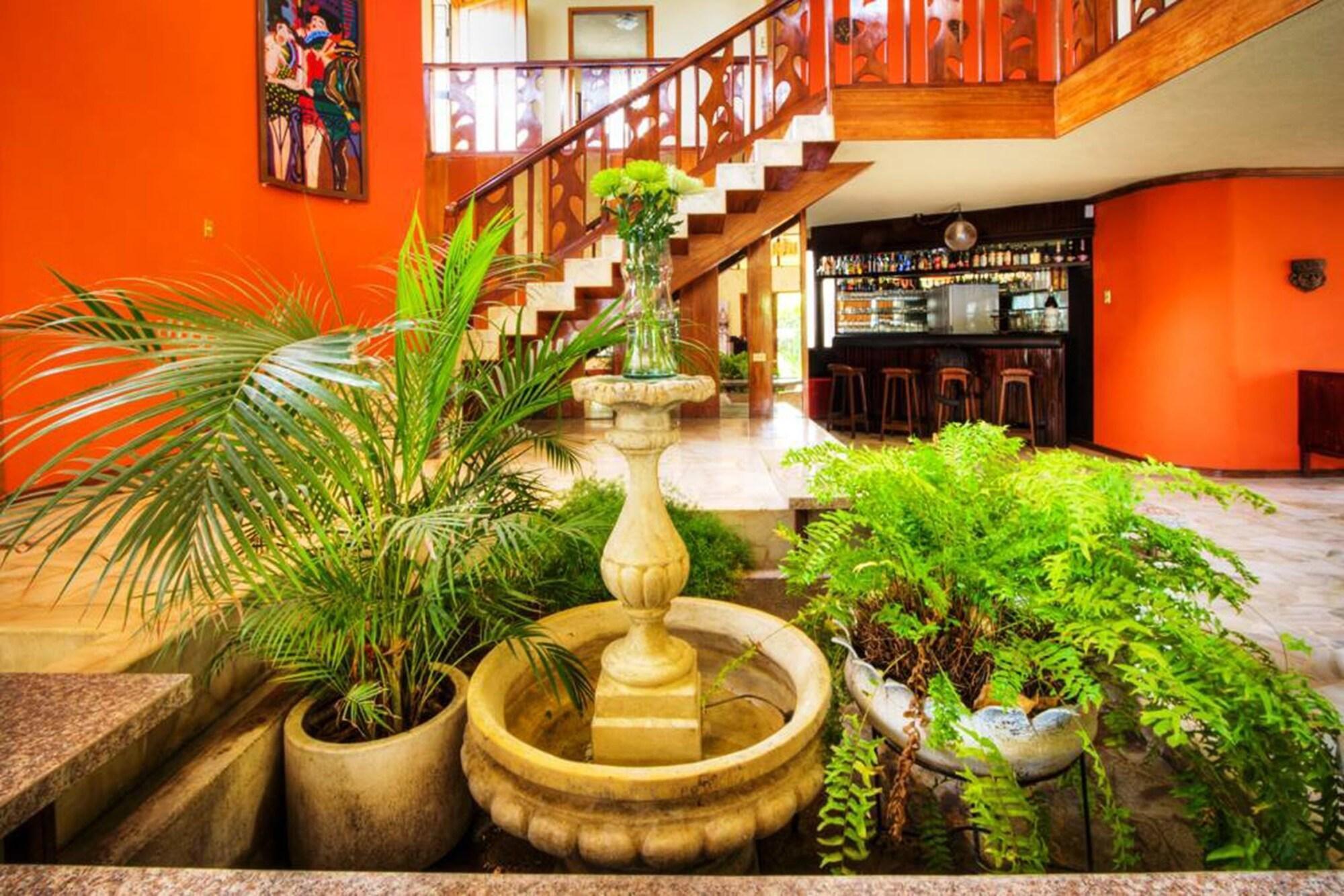 Vista Exterior Golden Mar Hostal