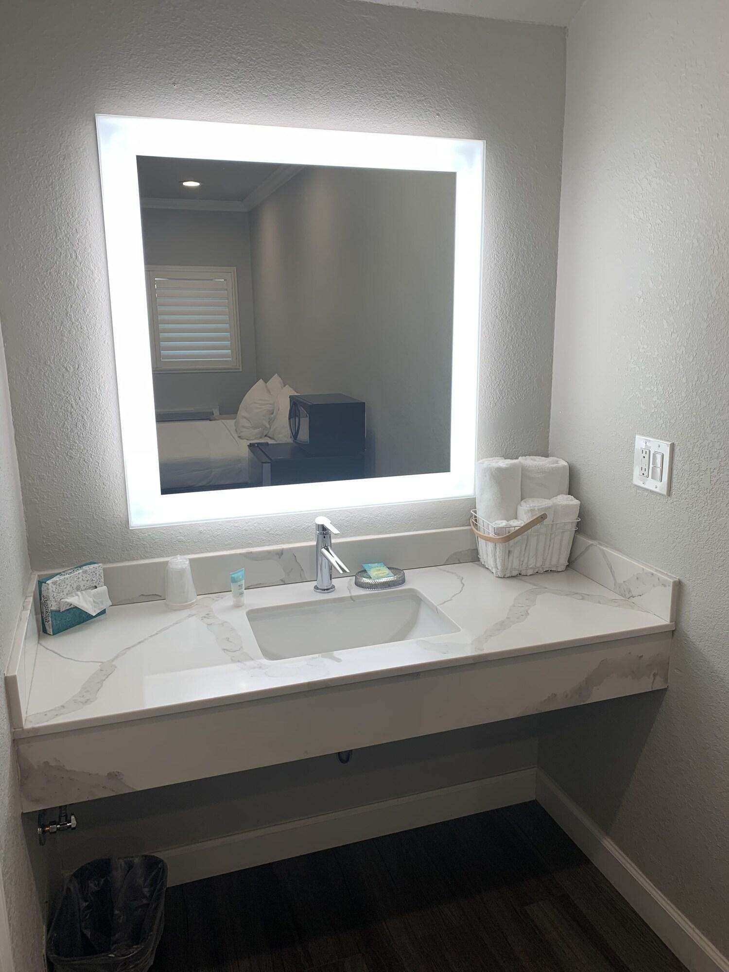 Varios Elmwood Motel