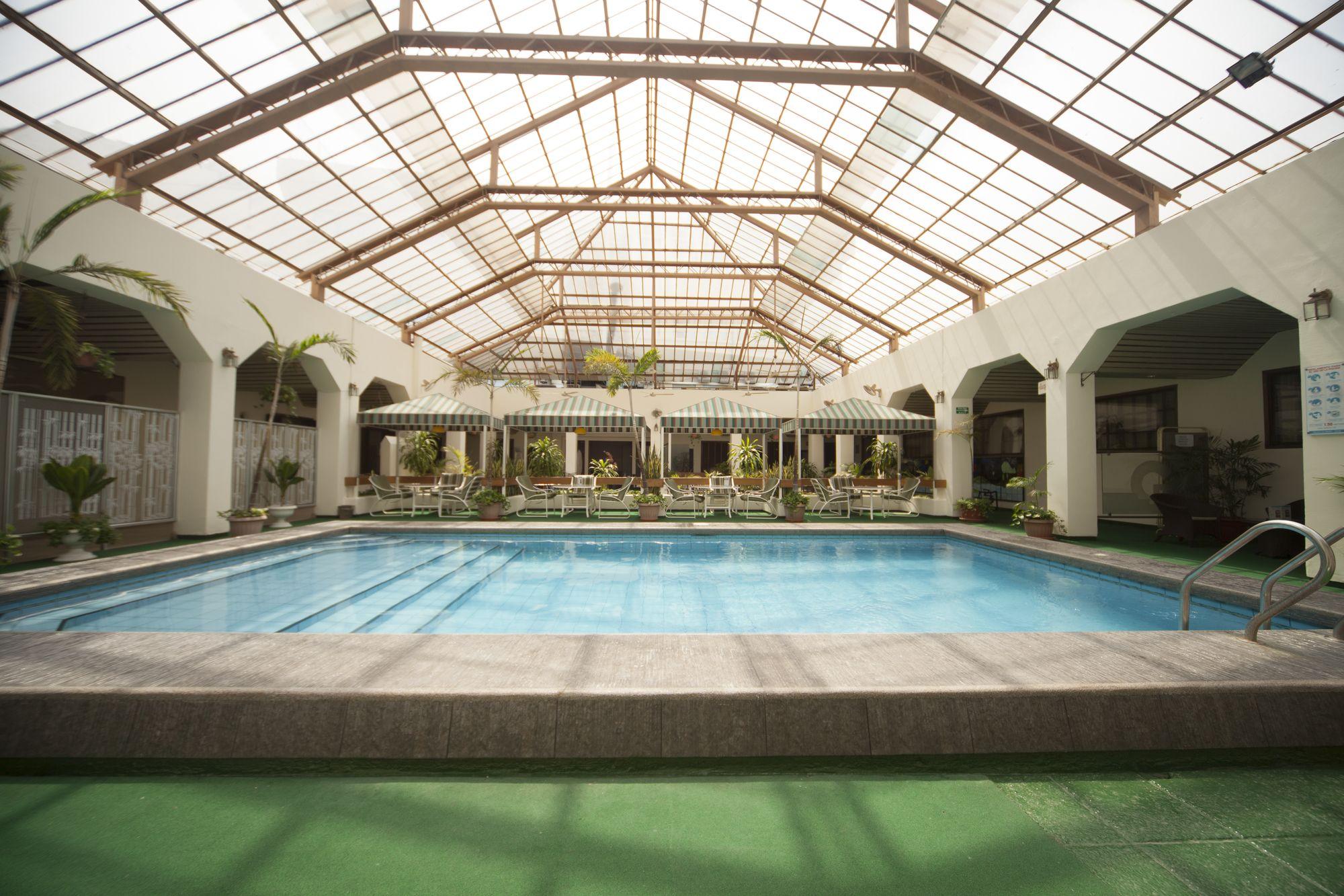 Vista Piscina Hotel Ramada