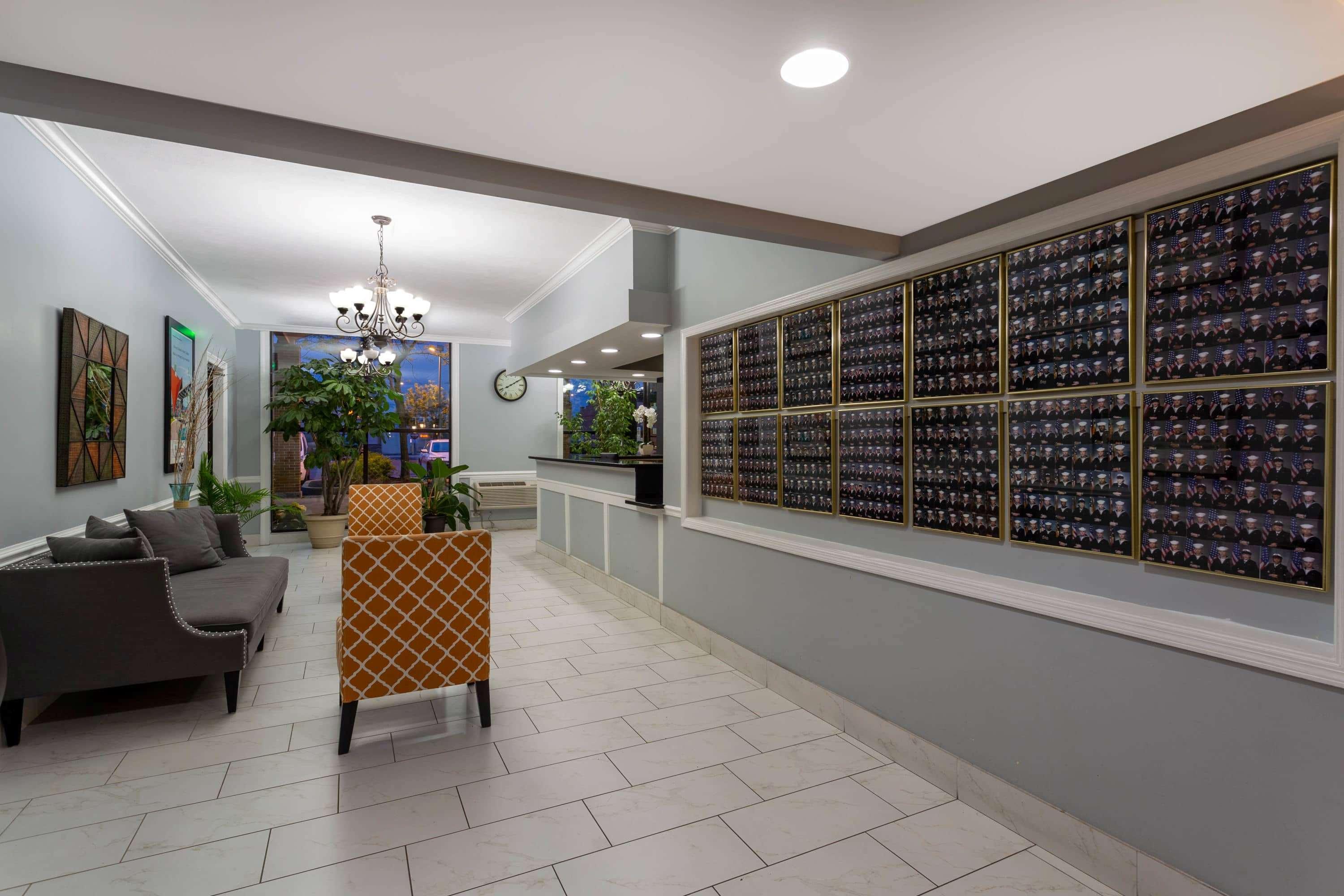 Vista Lobby Howard Johnson by Wyndham Waukegan Great Lakes