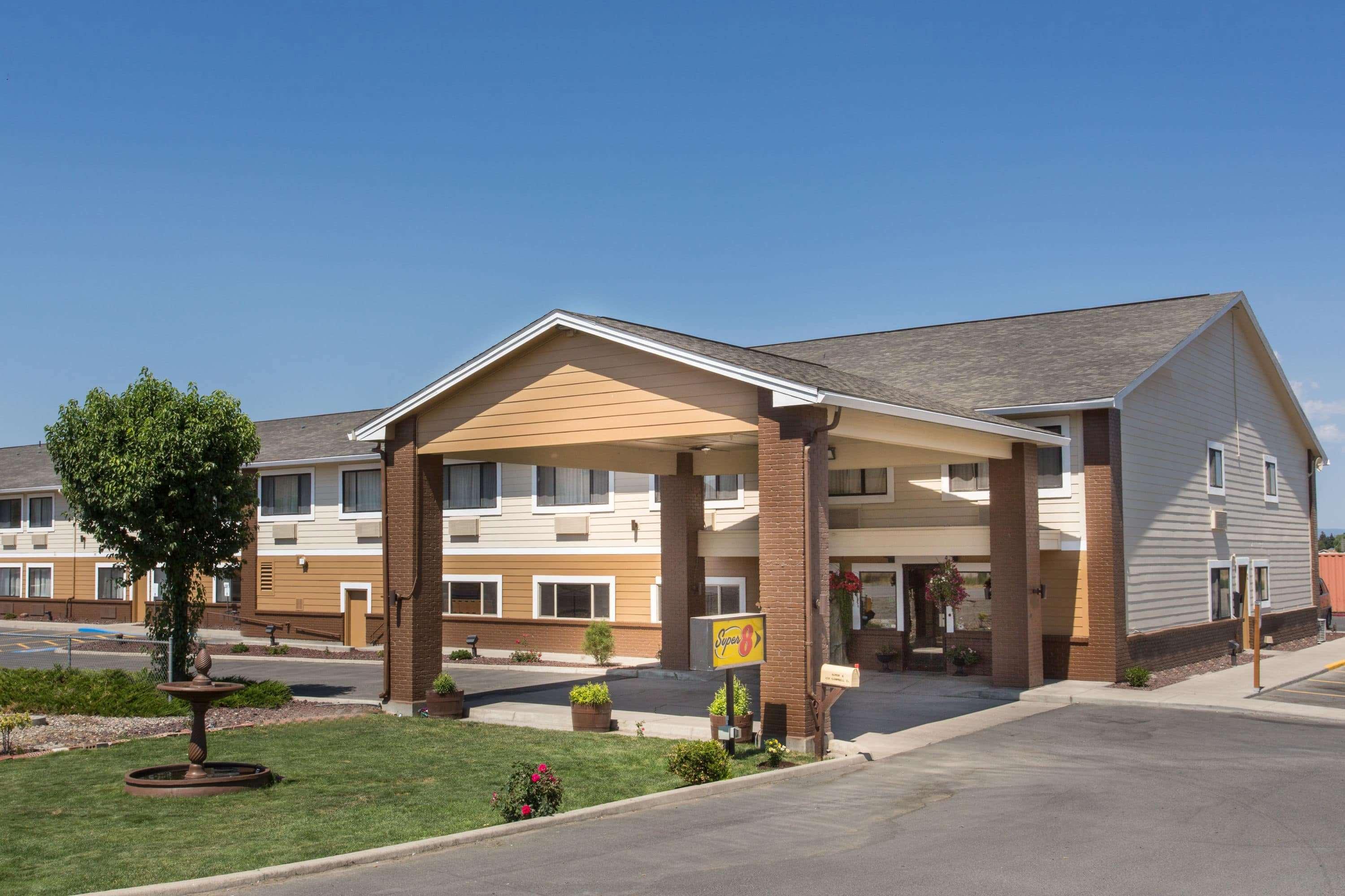 Vista Exterior Super 8 by Wyndham Baker City