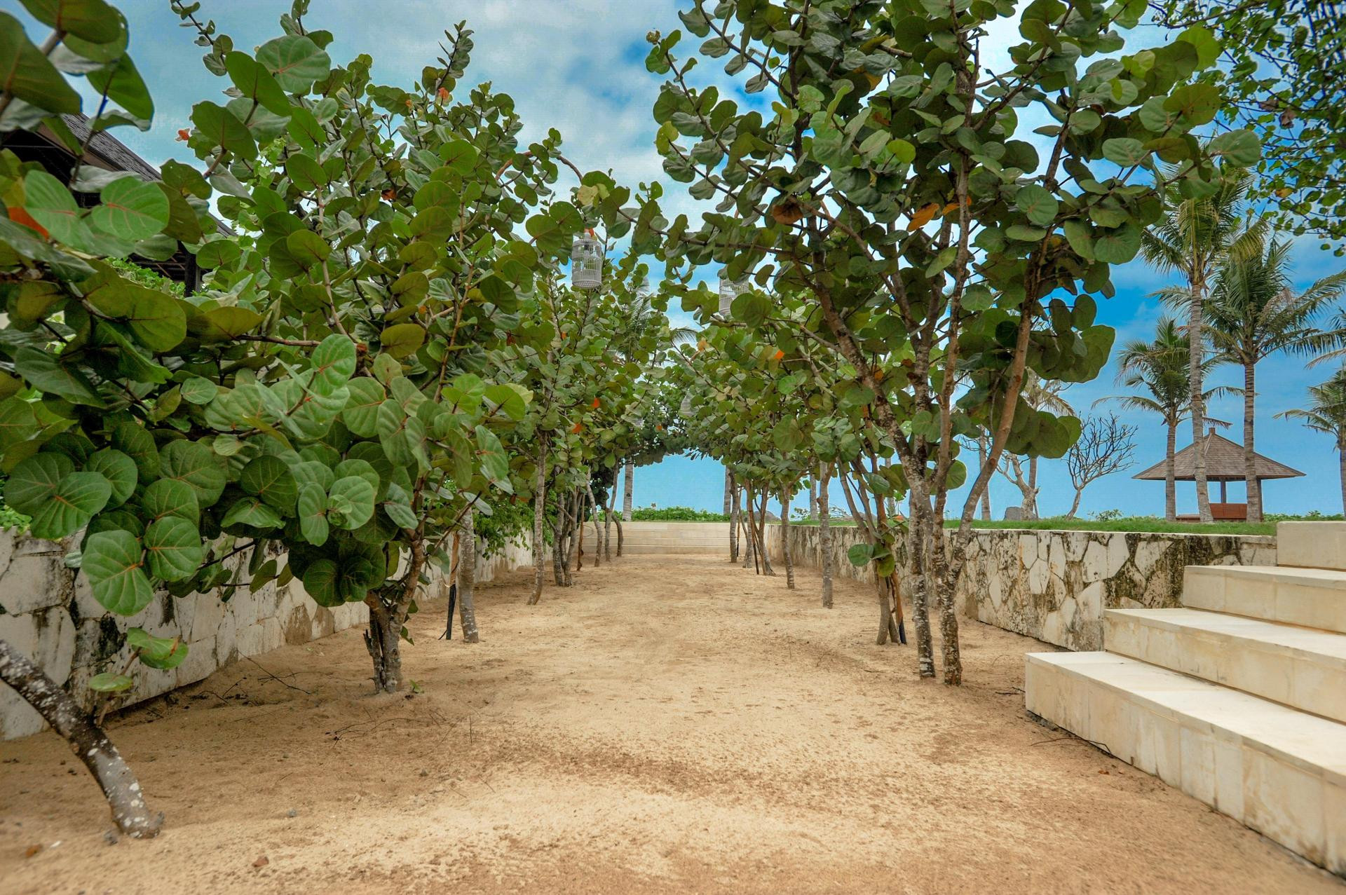 Vista Exterior Komaneka at Keramas Beach