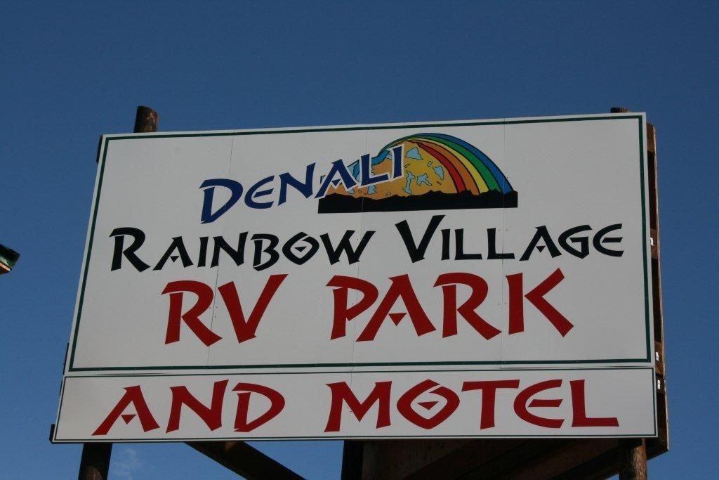 Vista Exterior Denali Rainbow Village RV Park and Motel