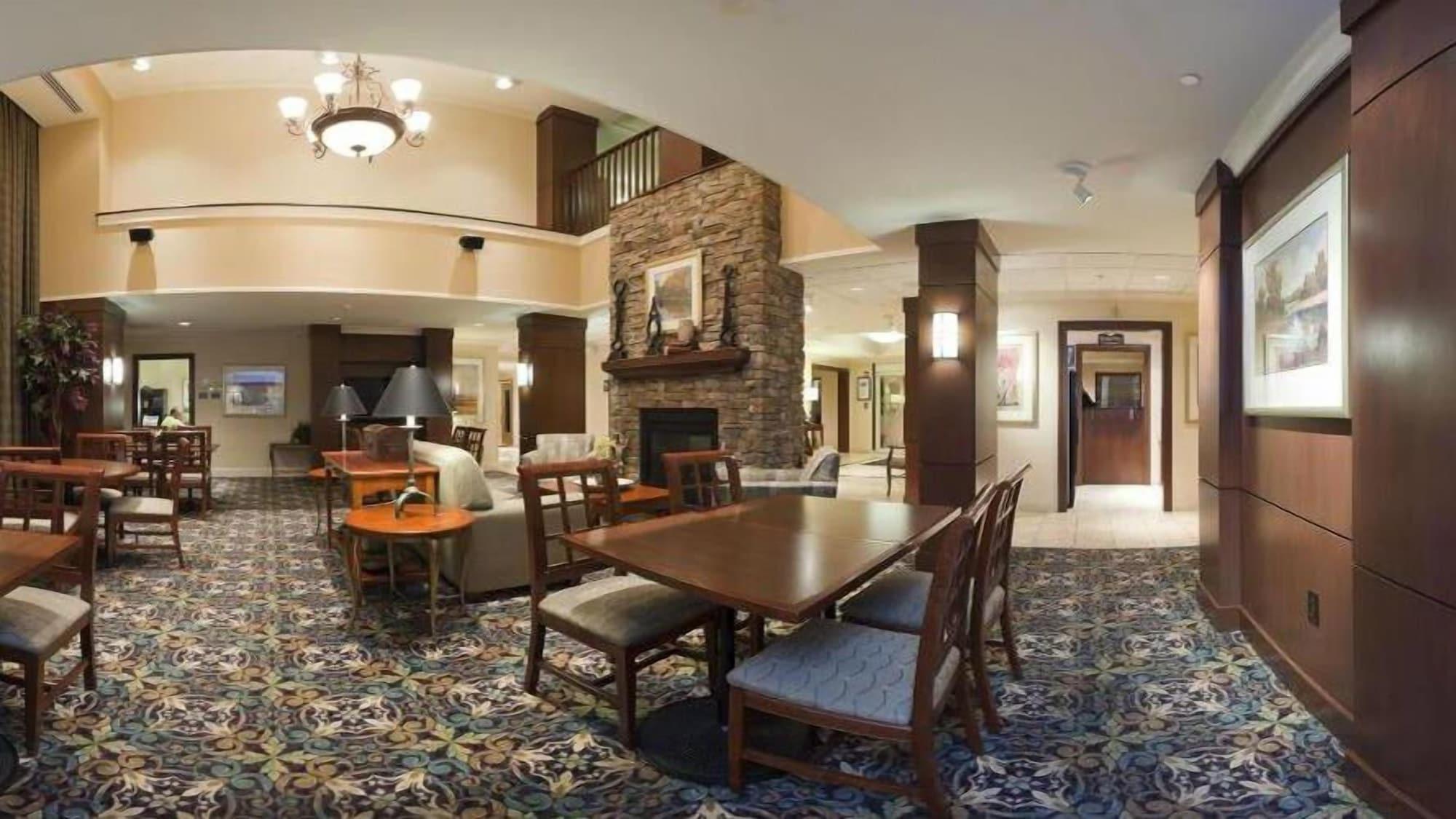 Vista Lobby Staybridge Suites Indianapolis Downtown - Convention Center by IHG