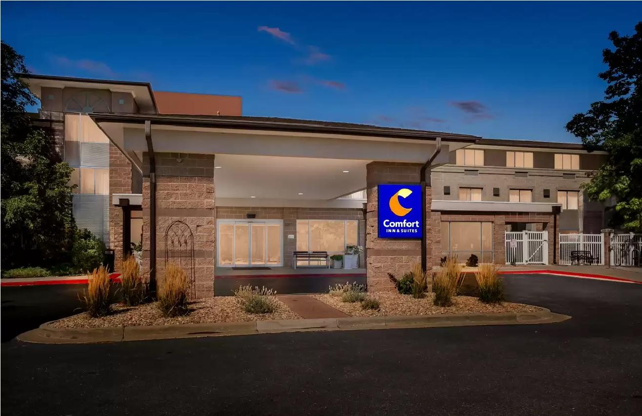 Vista Exterior Comfort Inn & Suites Boulder