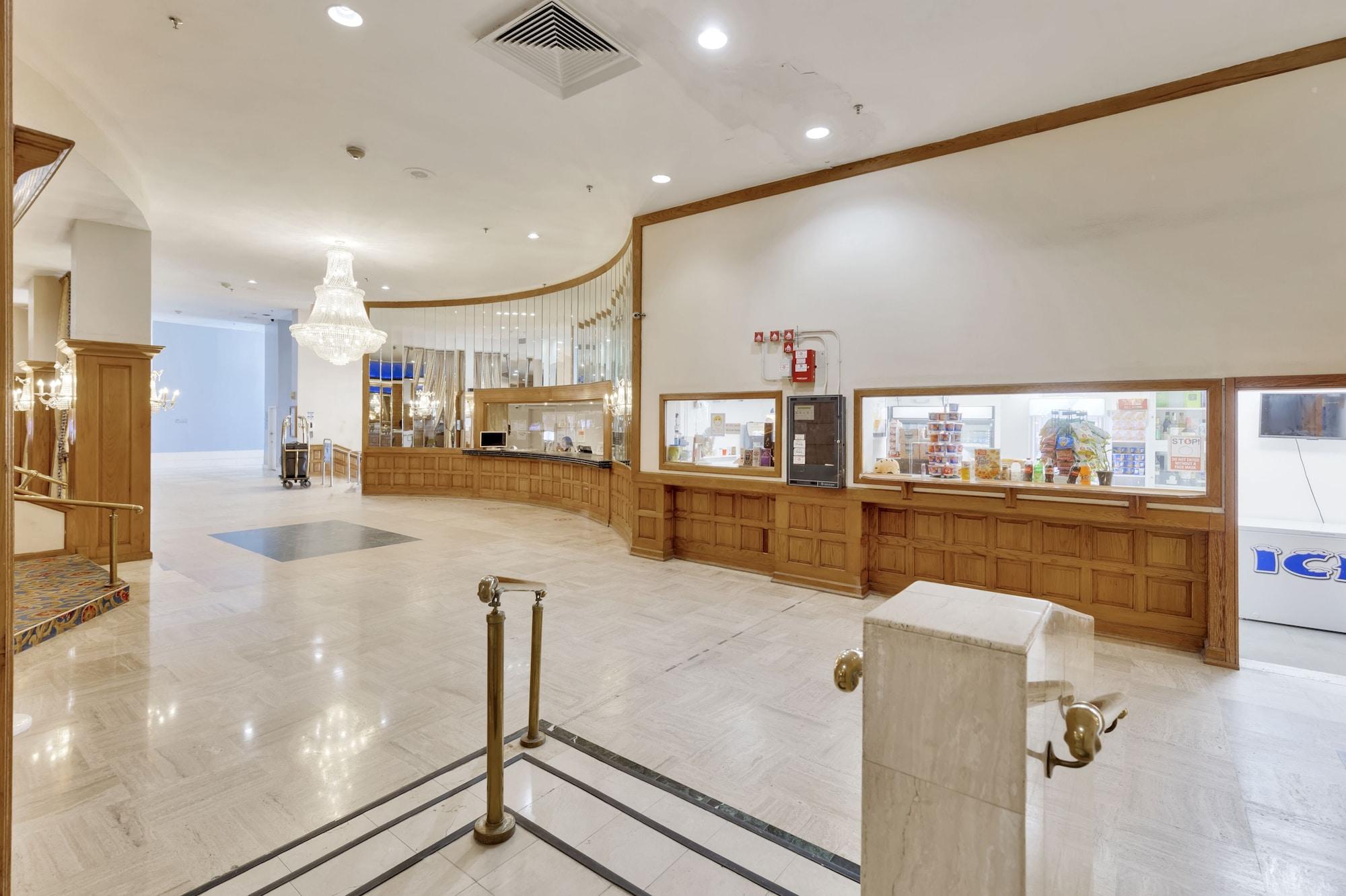 Vista Lobby SeaStays Apartments
