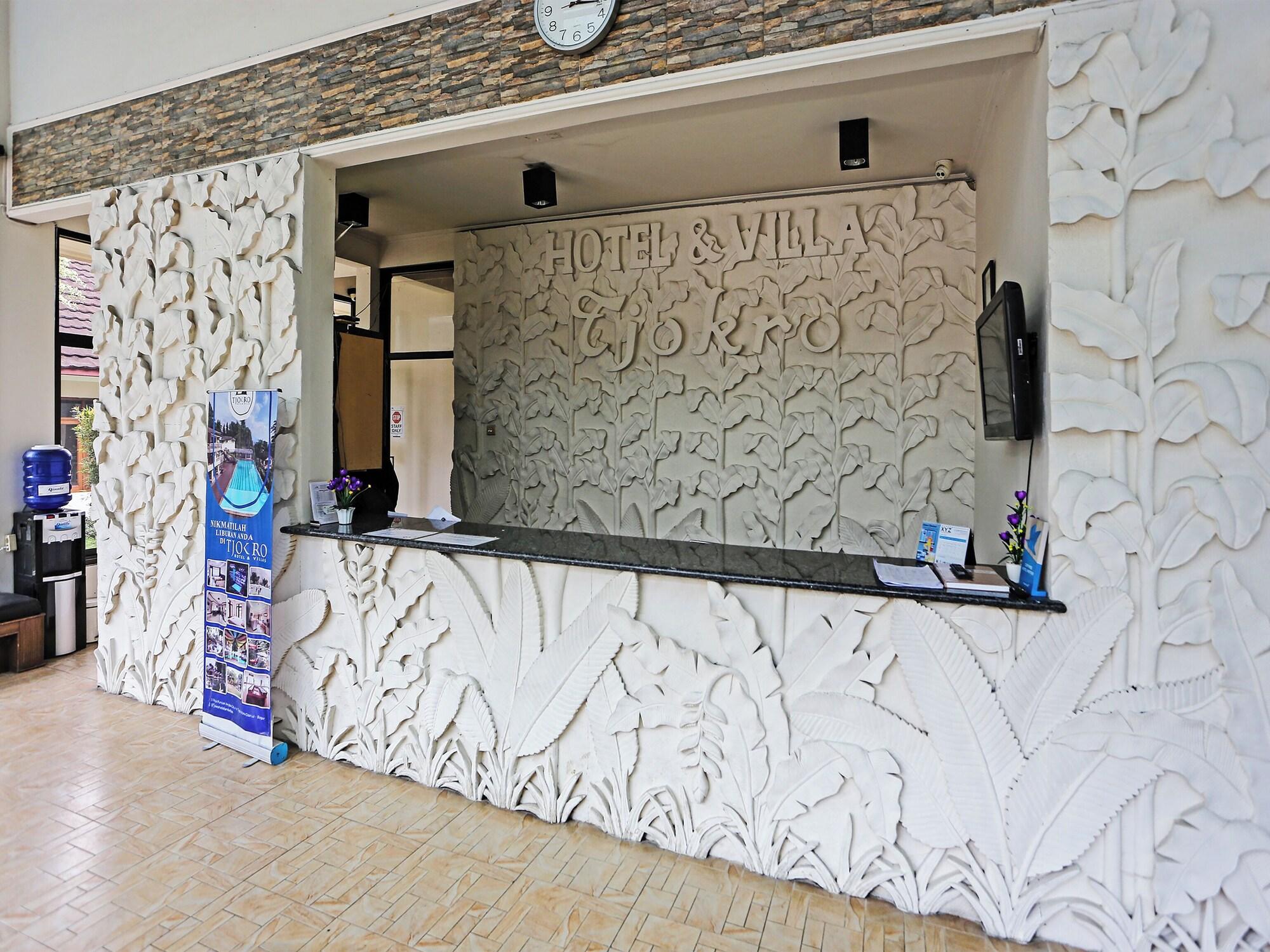 Vista Lobby Hotel O Tjokro 3