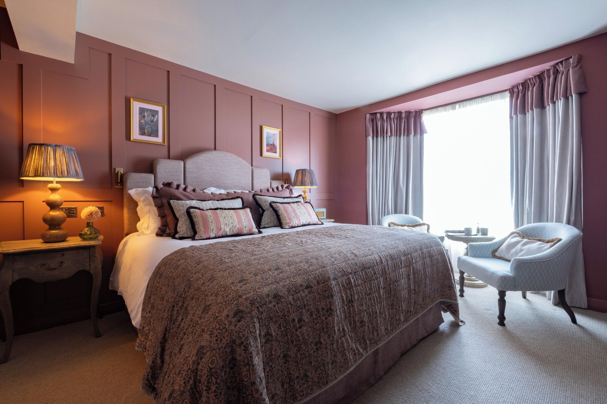 Varios George and Dragon - A Heartwood Inn