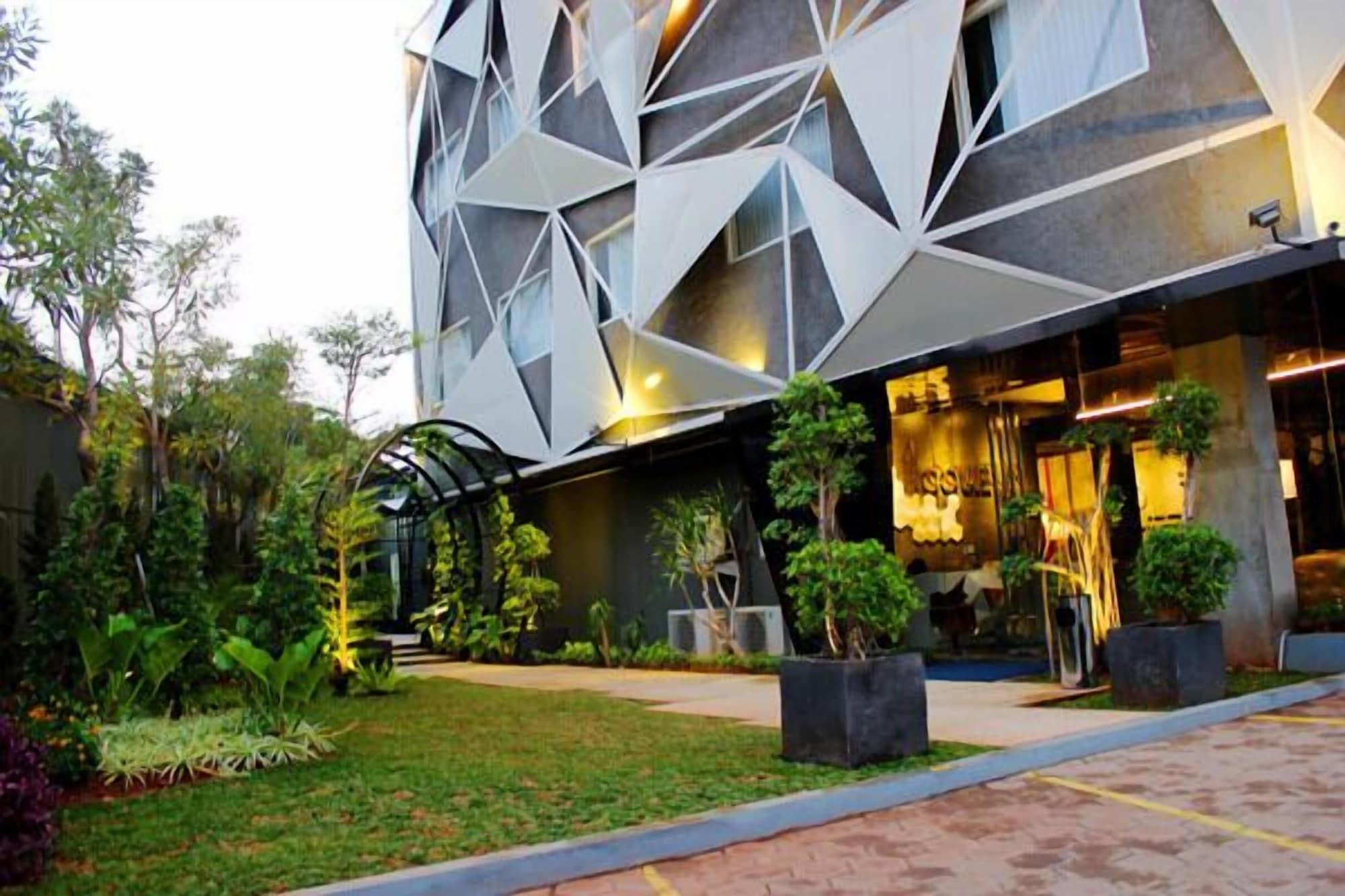 Varios Couleur Hotel Jakarta