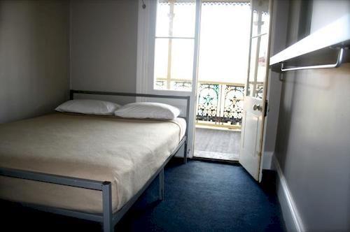 Glenelg Beach Hostel by null