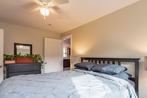 Arriendo temporal - A spacious modern elegant 3 bedroom Ranch, Whole House located in South Nashua.