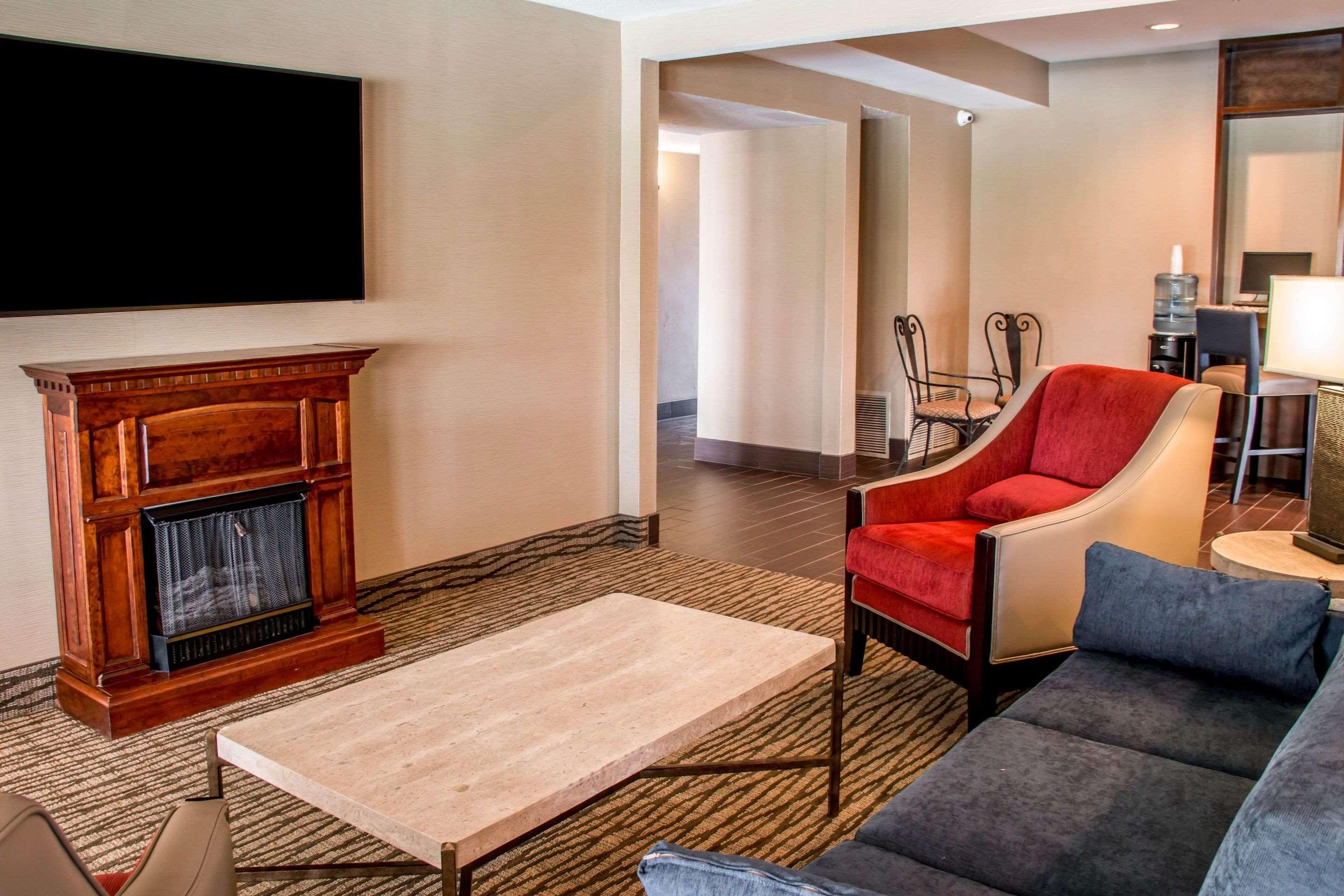 Vista Lobby Comfort Suites - New Braunfels