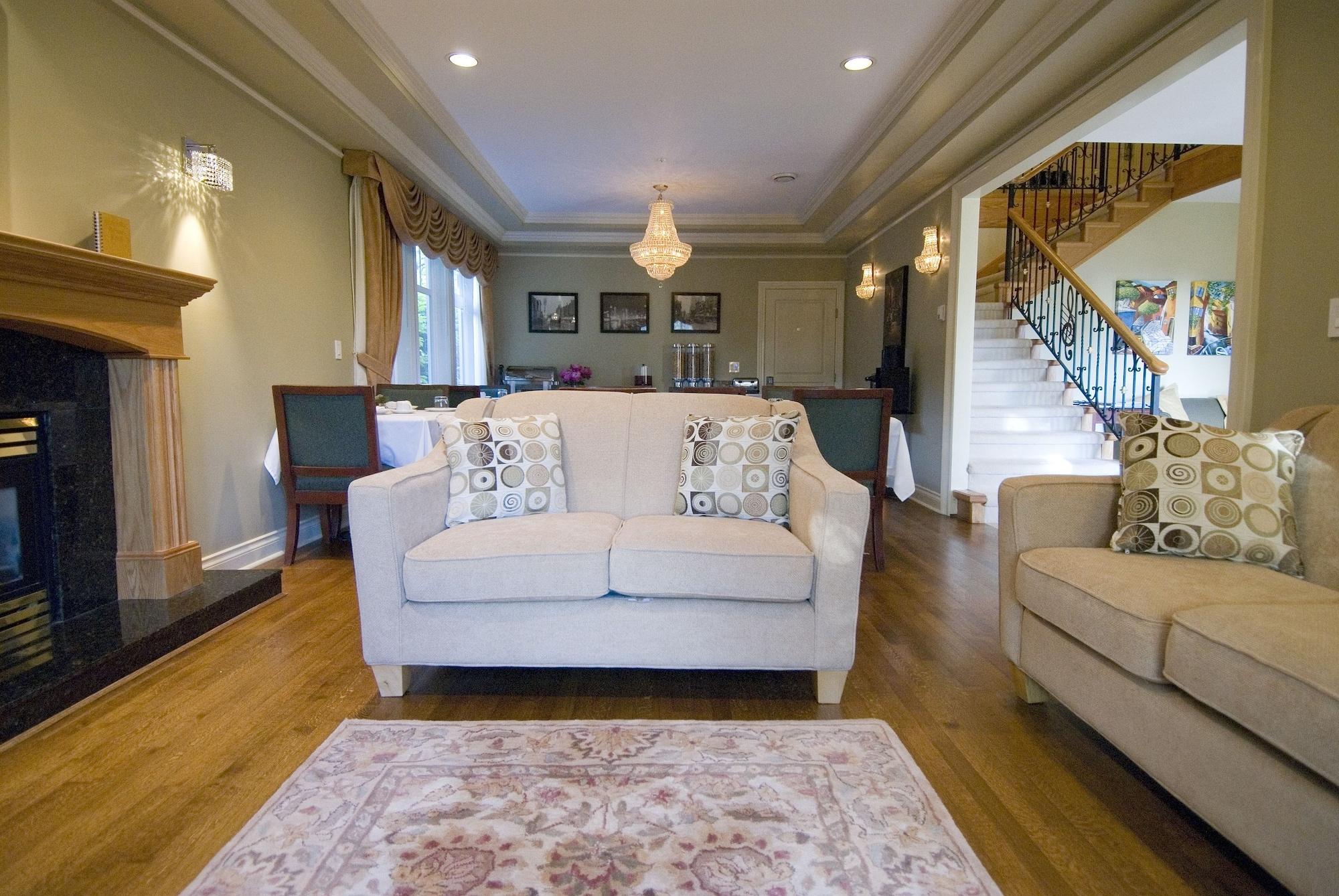 Vista Lobby Granville House B&B
